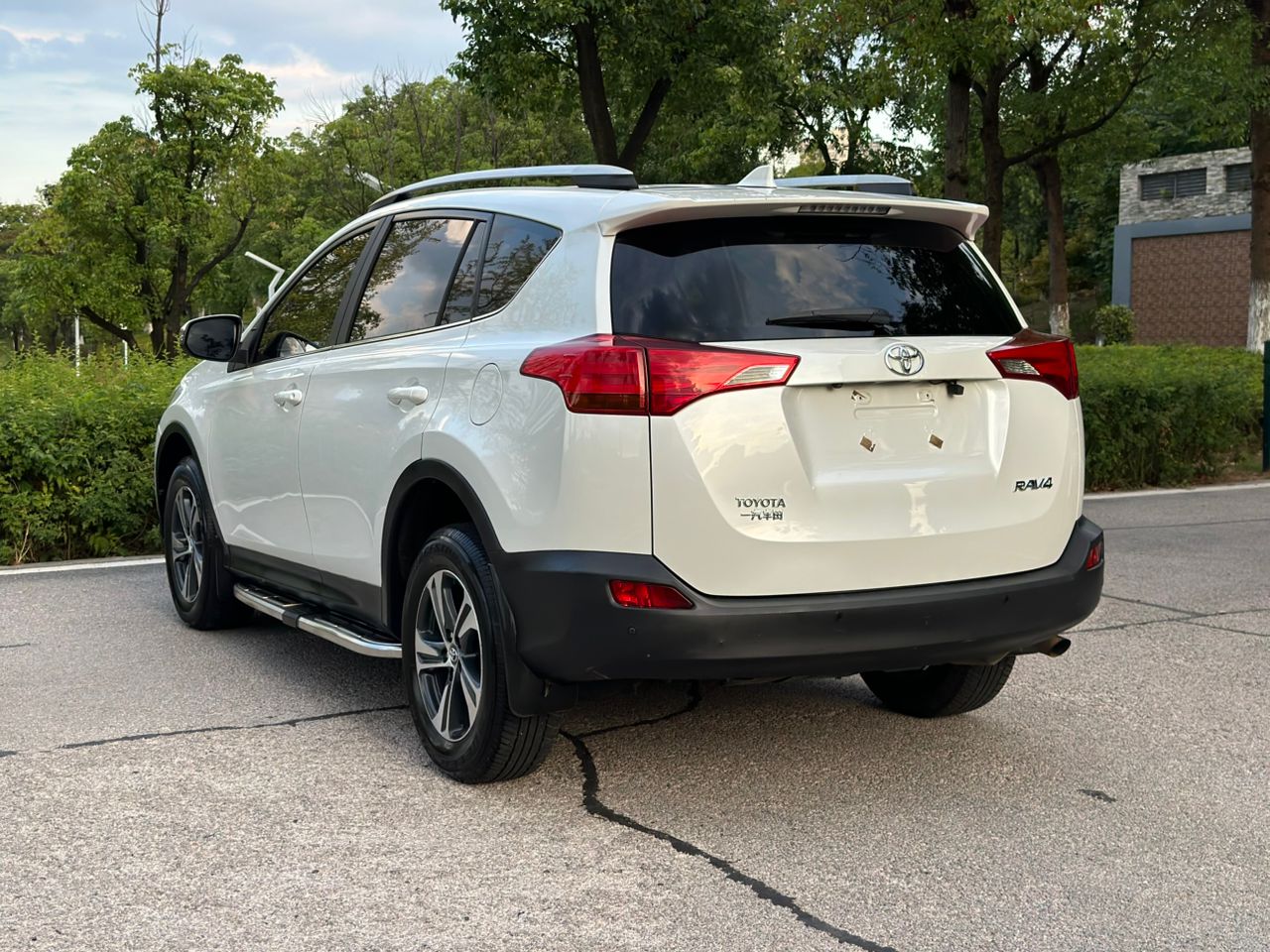 Toyota RAV4 2.0L Automatic (2014 and 2018)