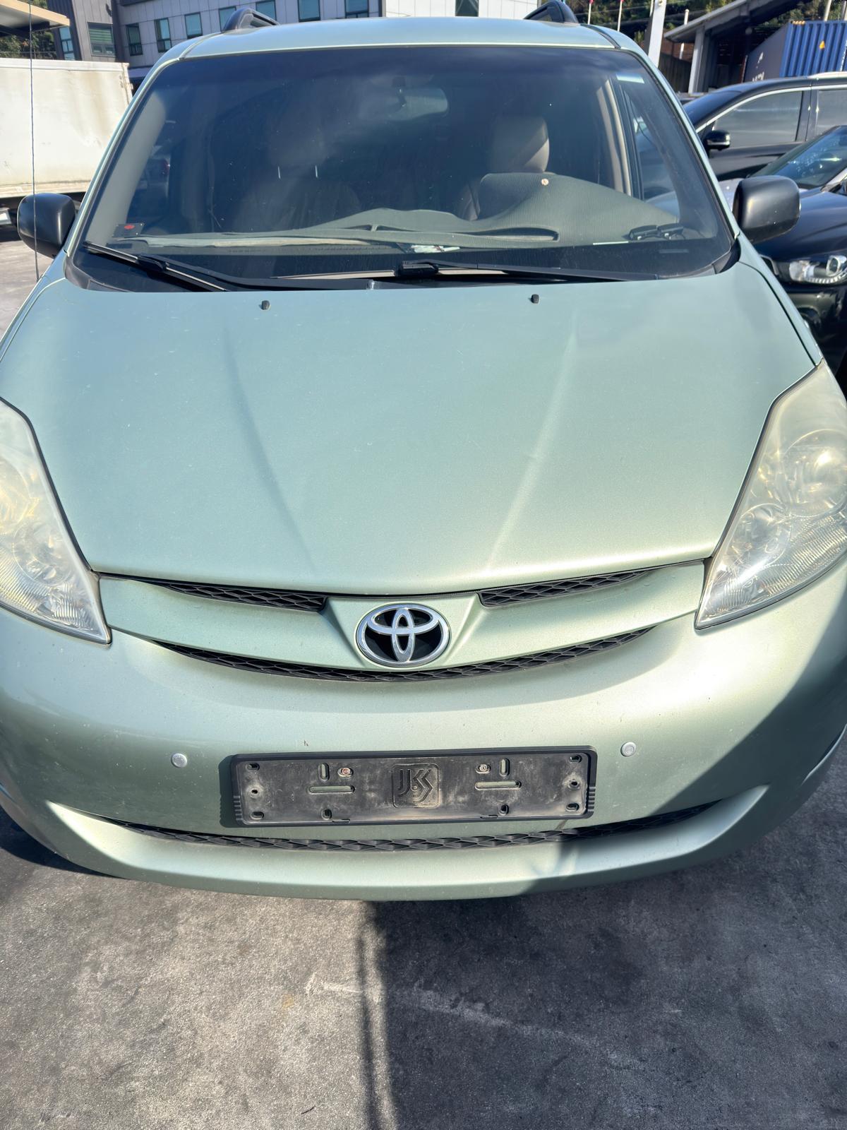 Toyota Scania 2006/2007 – 7-Seater, Full Option, Gasoline Engine