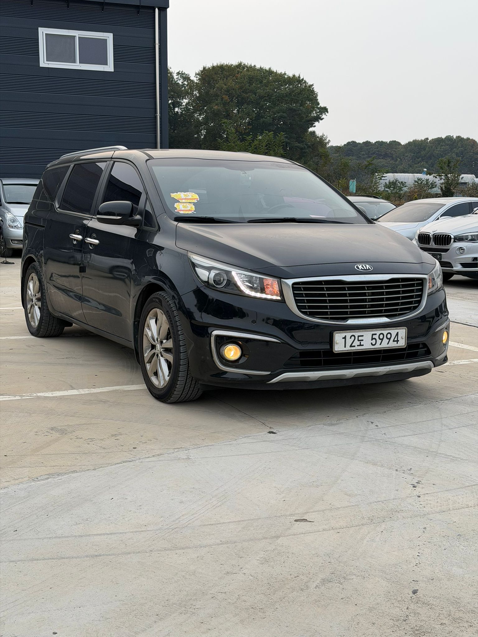 Kia Carnival 2.0L Diesel 2015 – 9-Seater Full Option