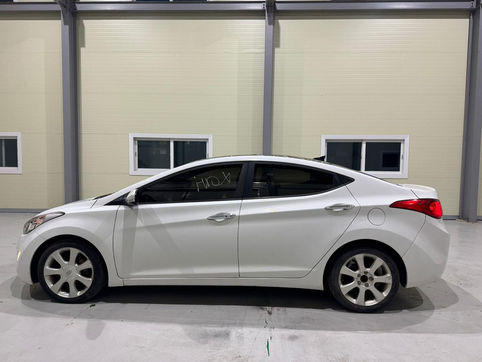 Hyundai Avante MD 2011 – Full Option Limited Edition