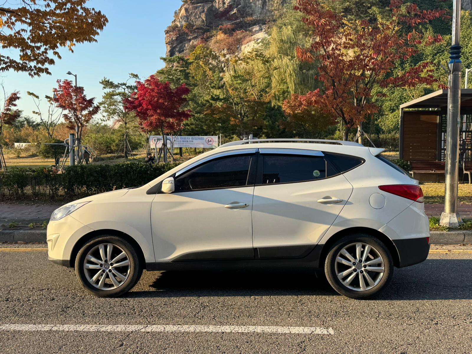 Hyundai Tucson LX20 2010 Diesel – Panoramic Sunroof, Navigation, Back Camera