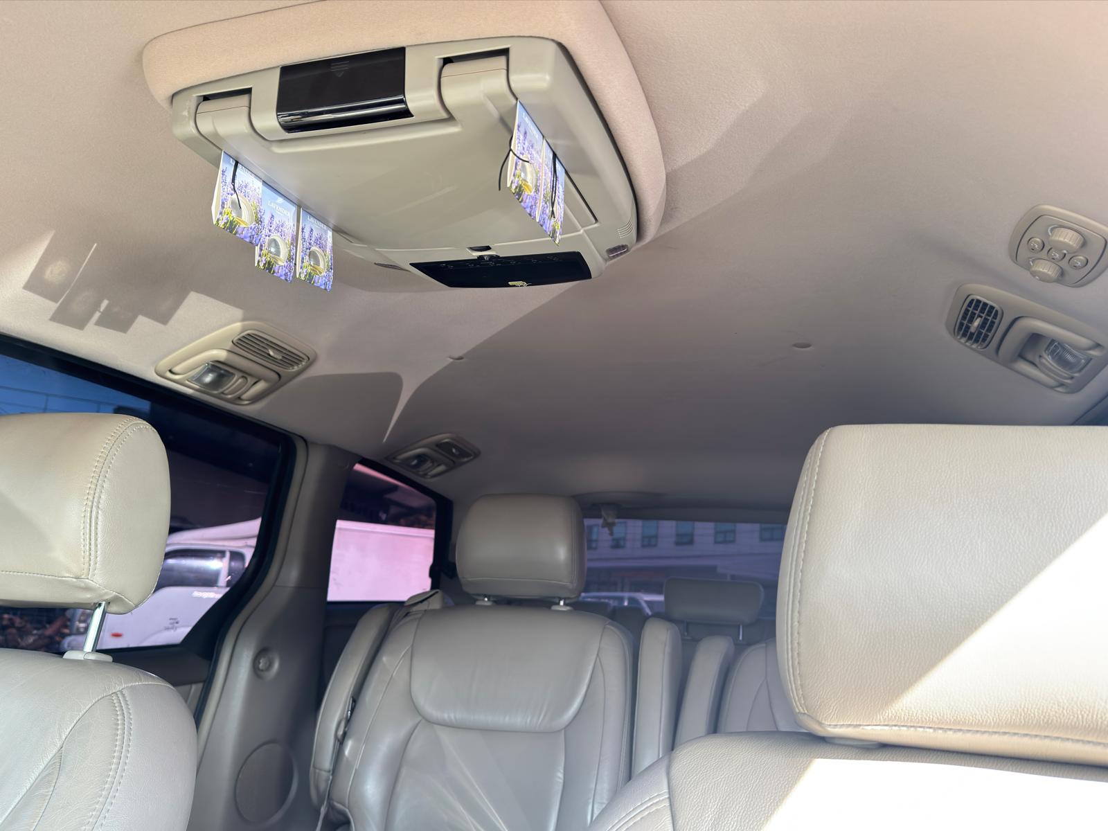 Toyota Scania 2006/2007 – 7-Seater, Full Option, Gasoline Engine