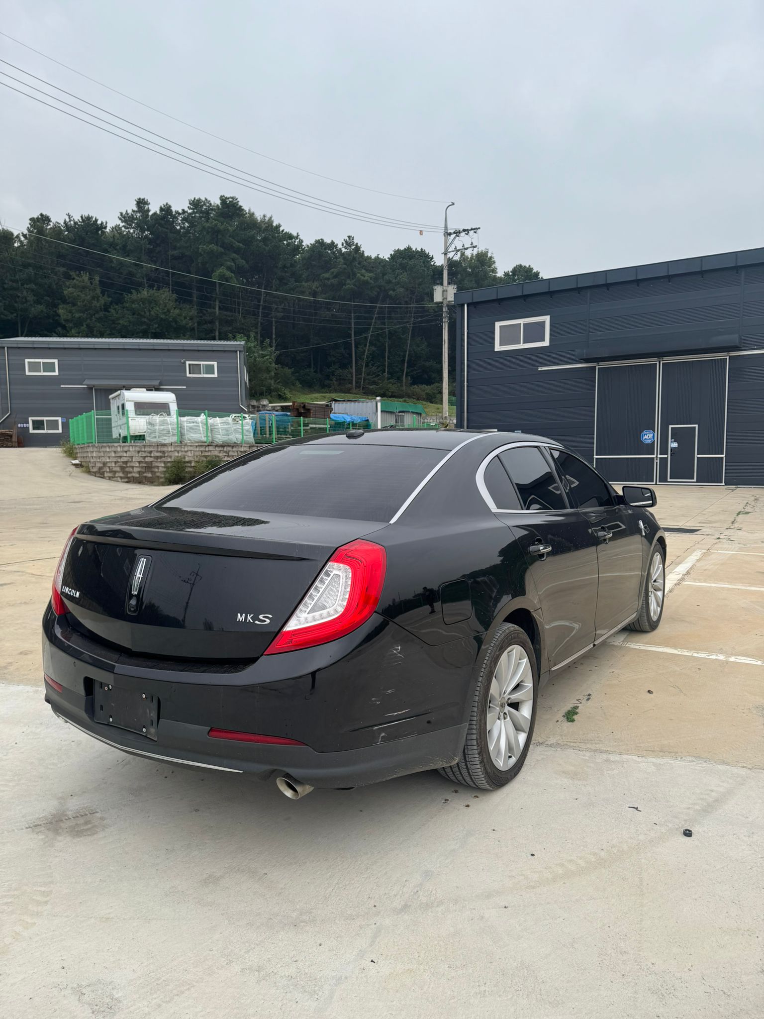 Lincoln MKS – 2013 Model