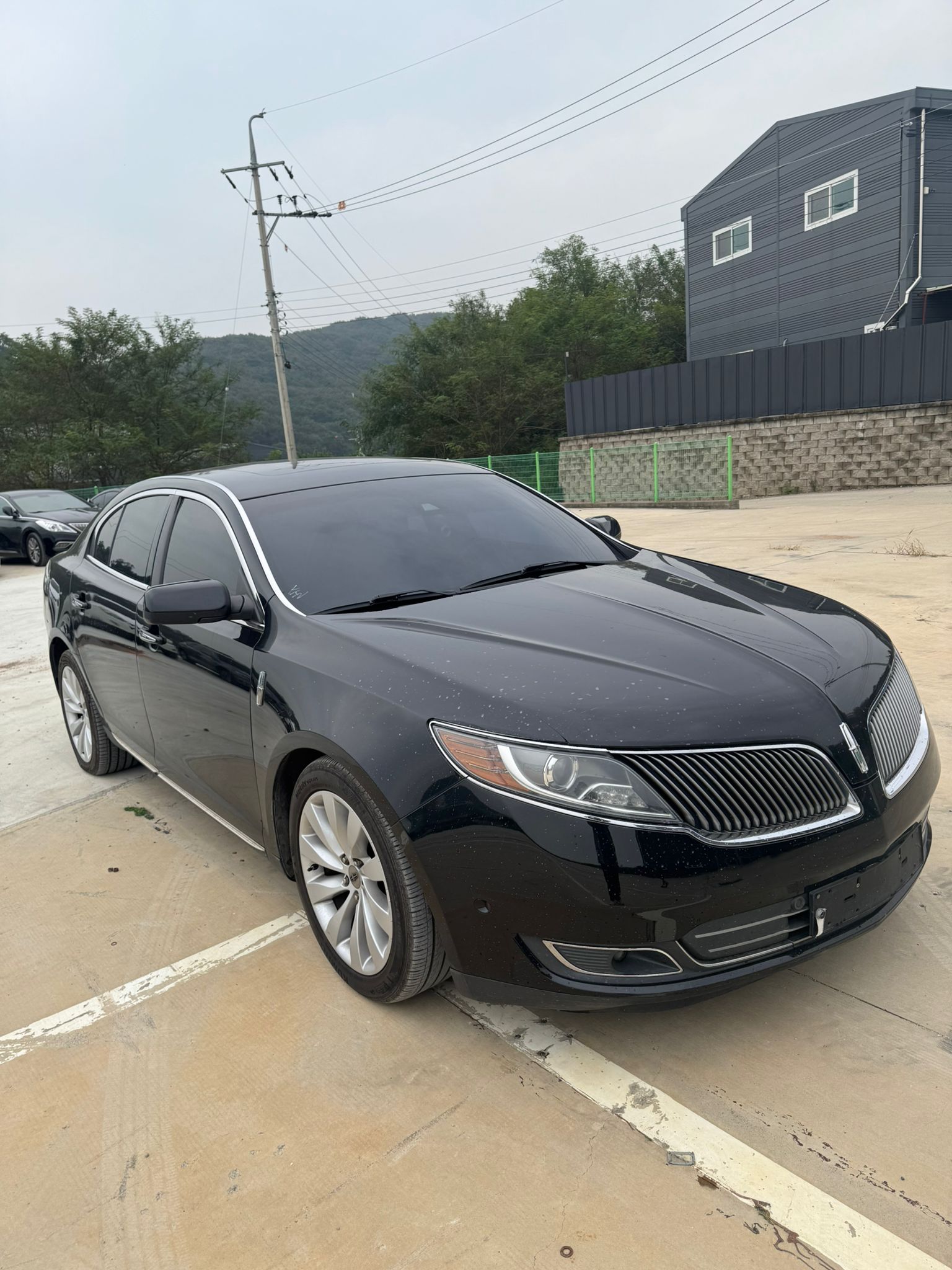 Lincoln MKS – 2013 Model