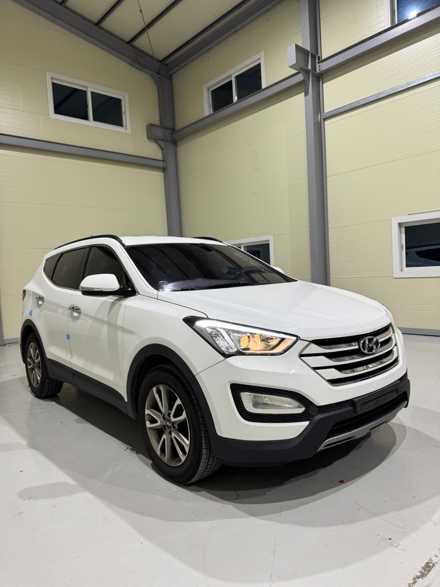 Santafe DM 5-Seater | 2015 | Diesel | Smart Key | Navigation | Back Camera