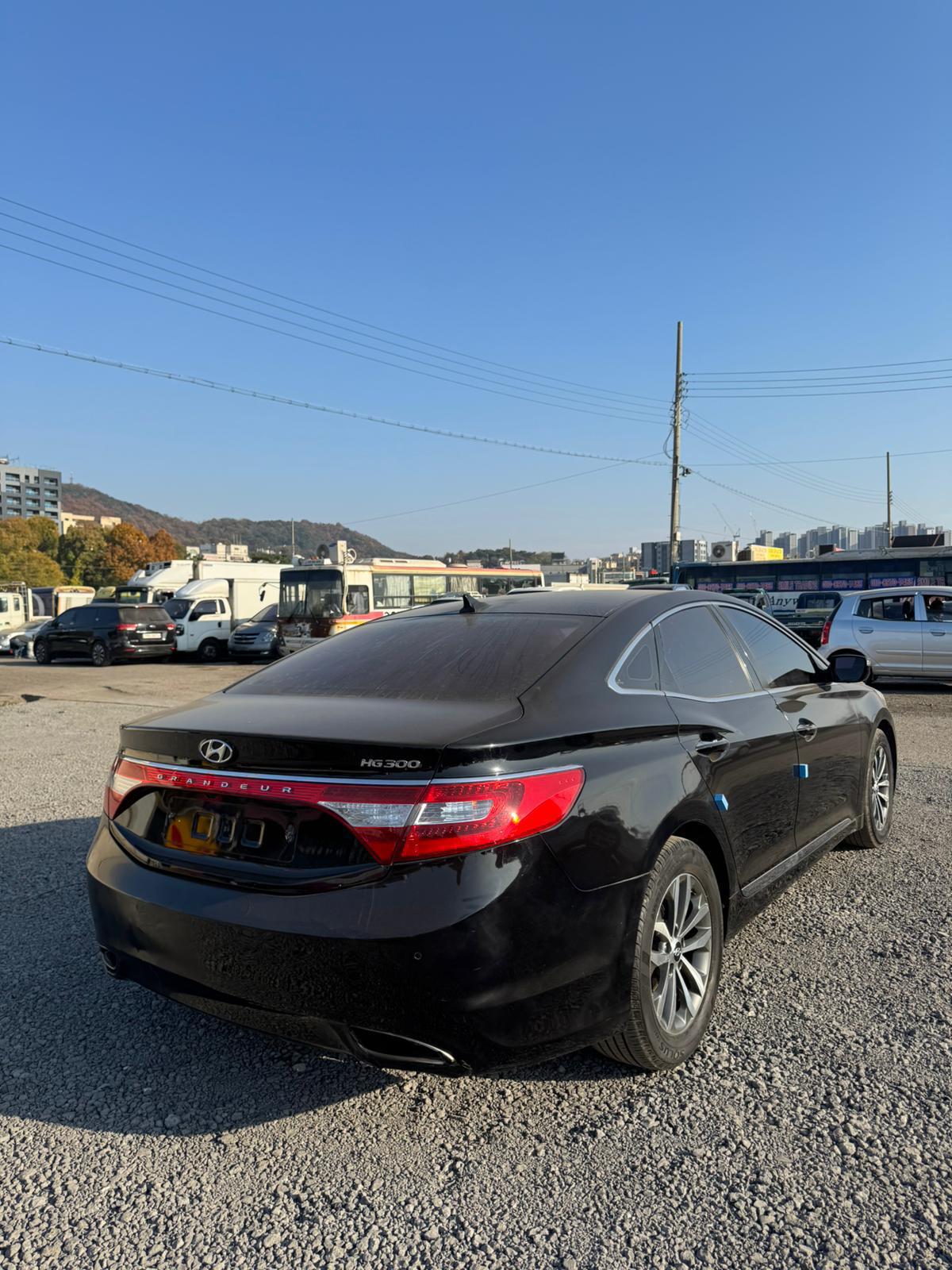 2012 Hyundai Grandeur HG240