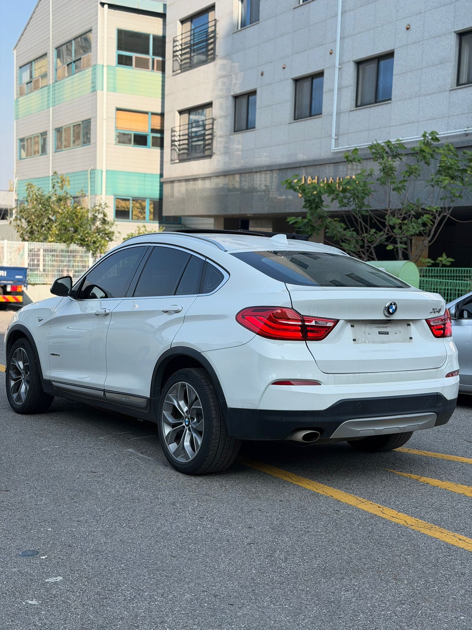 BMW X4 2015 White 4WD Full Option