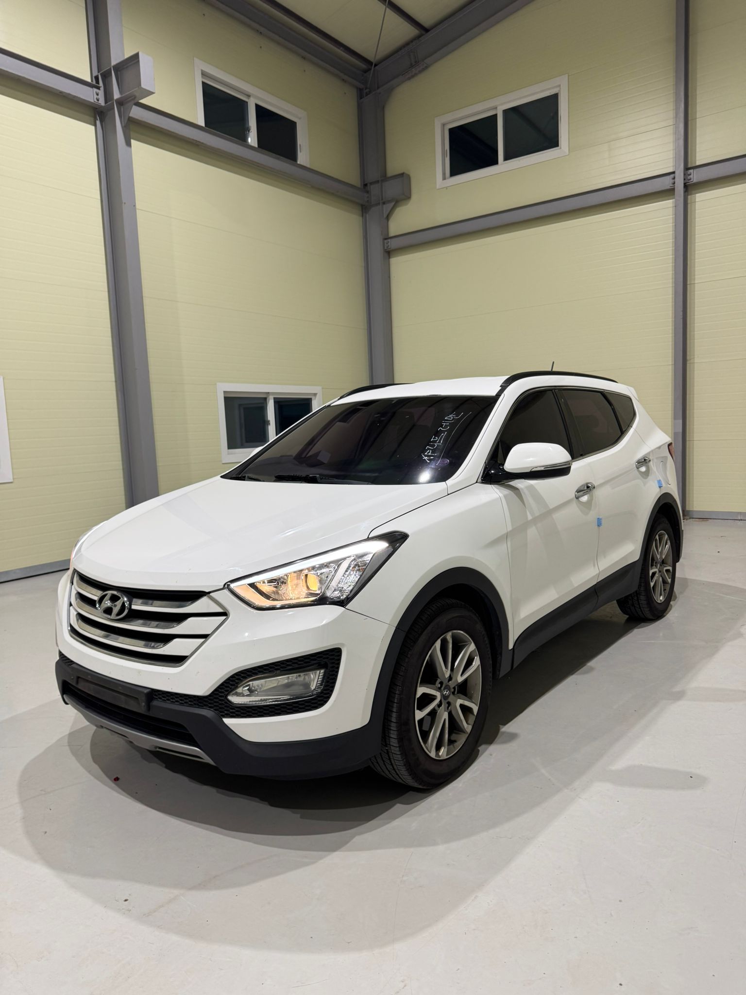 Santafe DM 5-Seater | 2015 | Diesel | Smart Key | Navigation | Back Camera