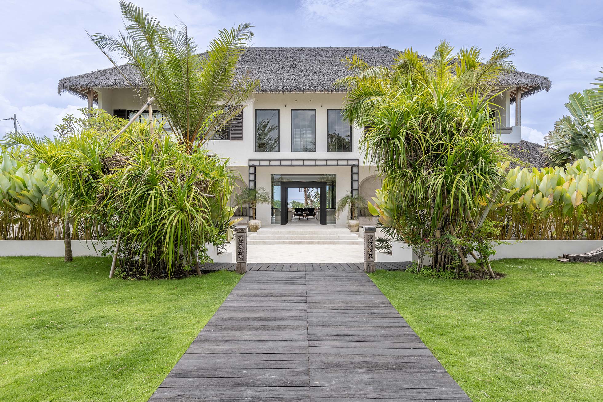 Luxury Beachfront Villa