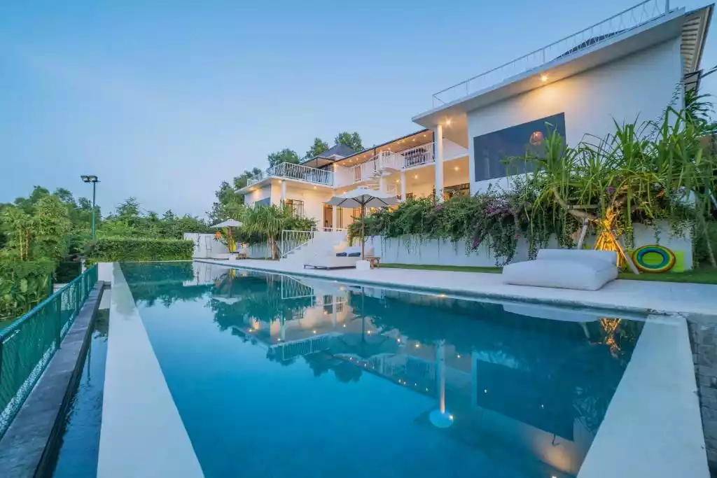 5 BEDROOM VILLA WITH OCEAN VIEWS FOR SALE FREEHOLD IN ULUWATU