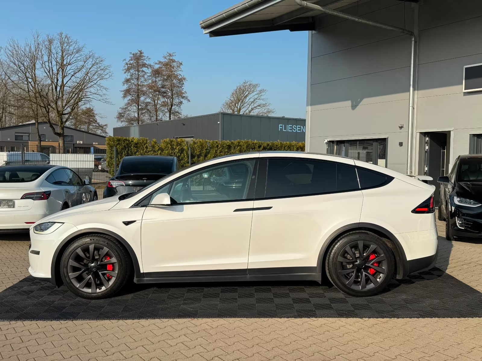 Tesla Model X 