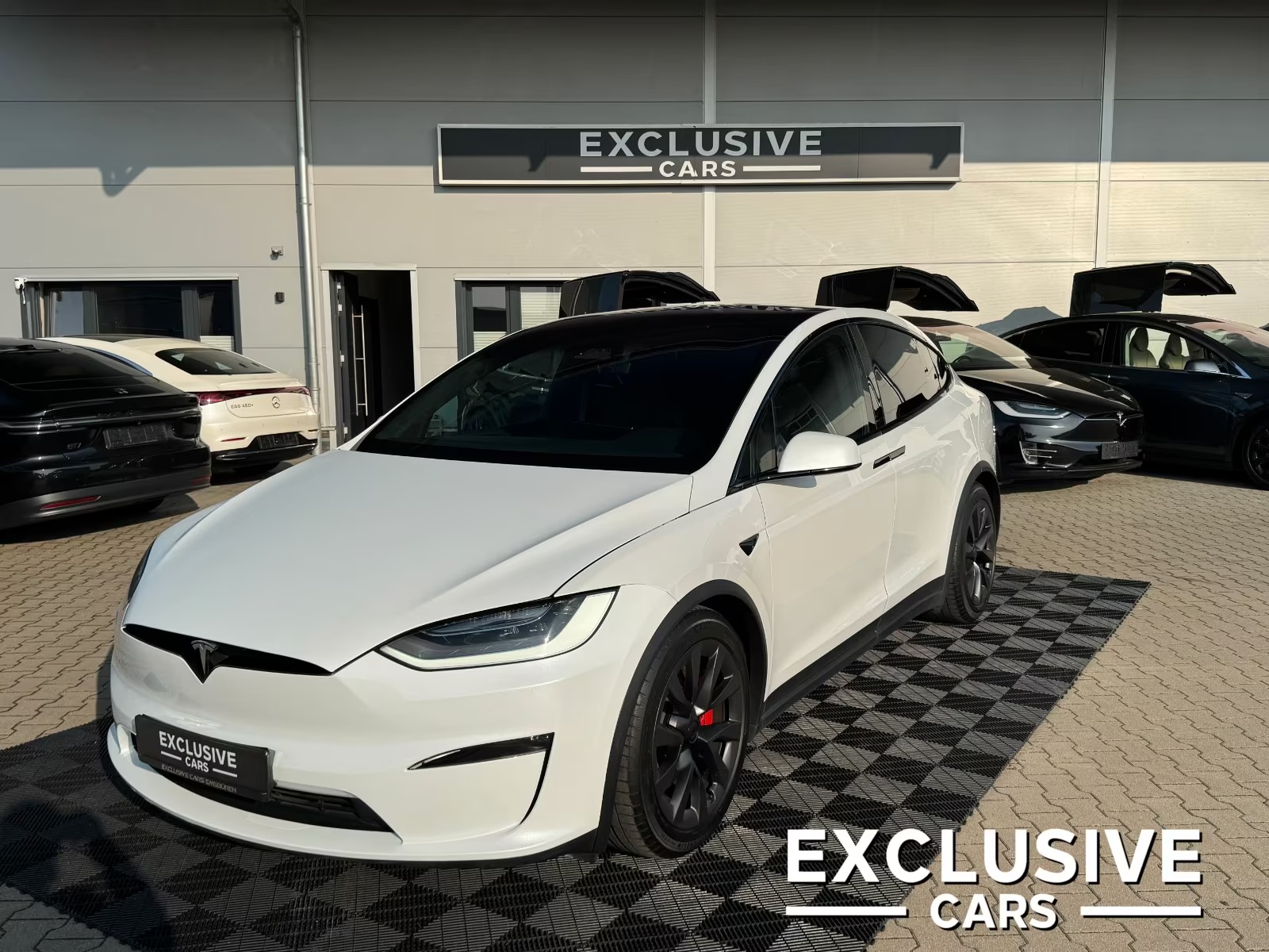 Tesla Model X 