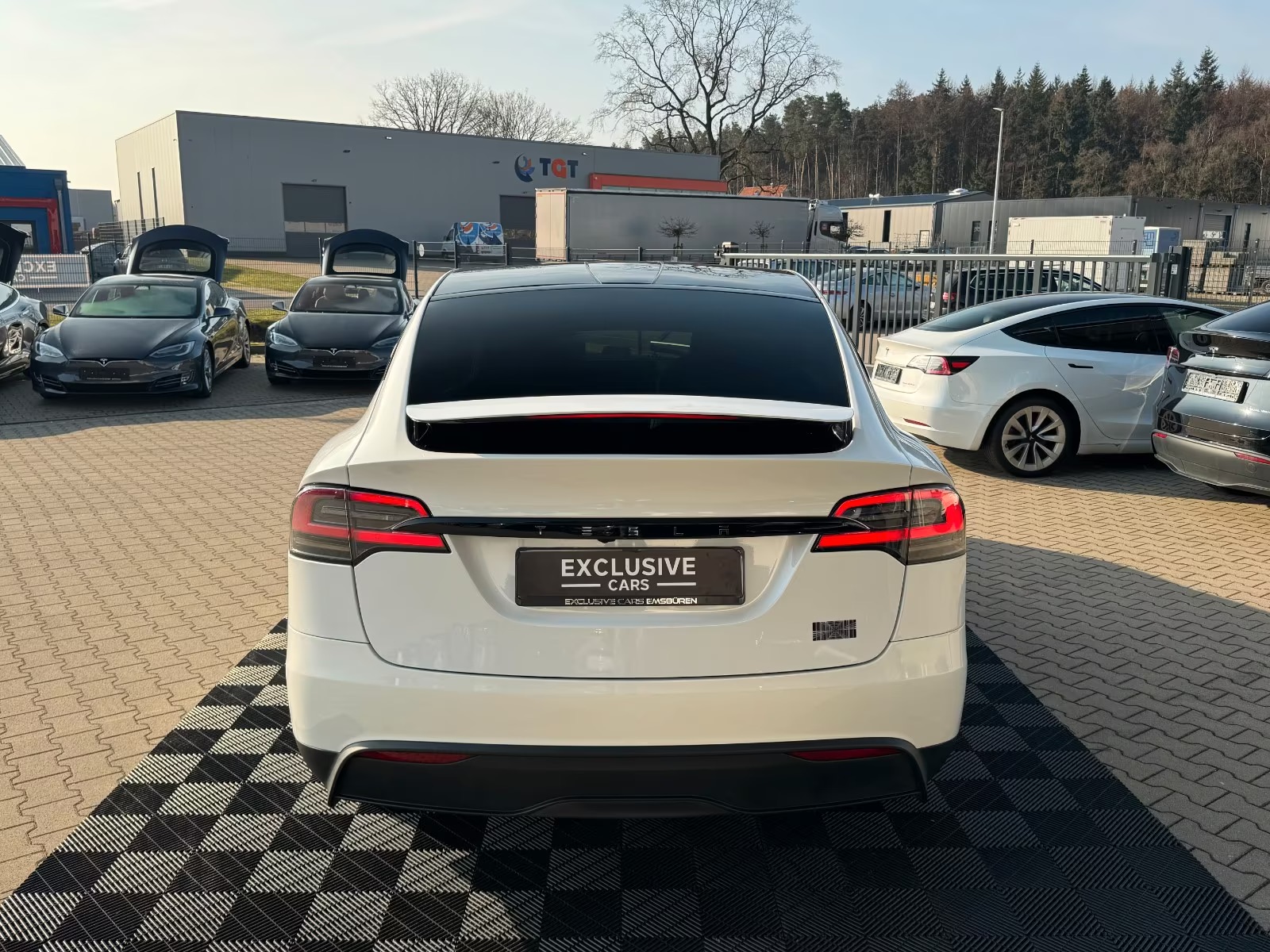 Tesla Model X 