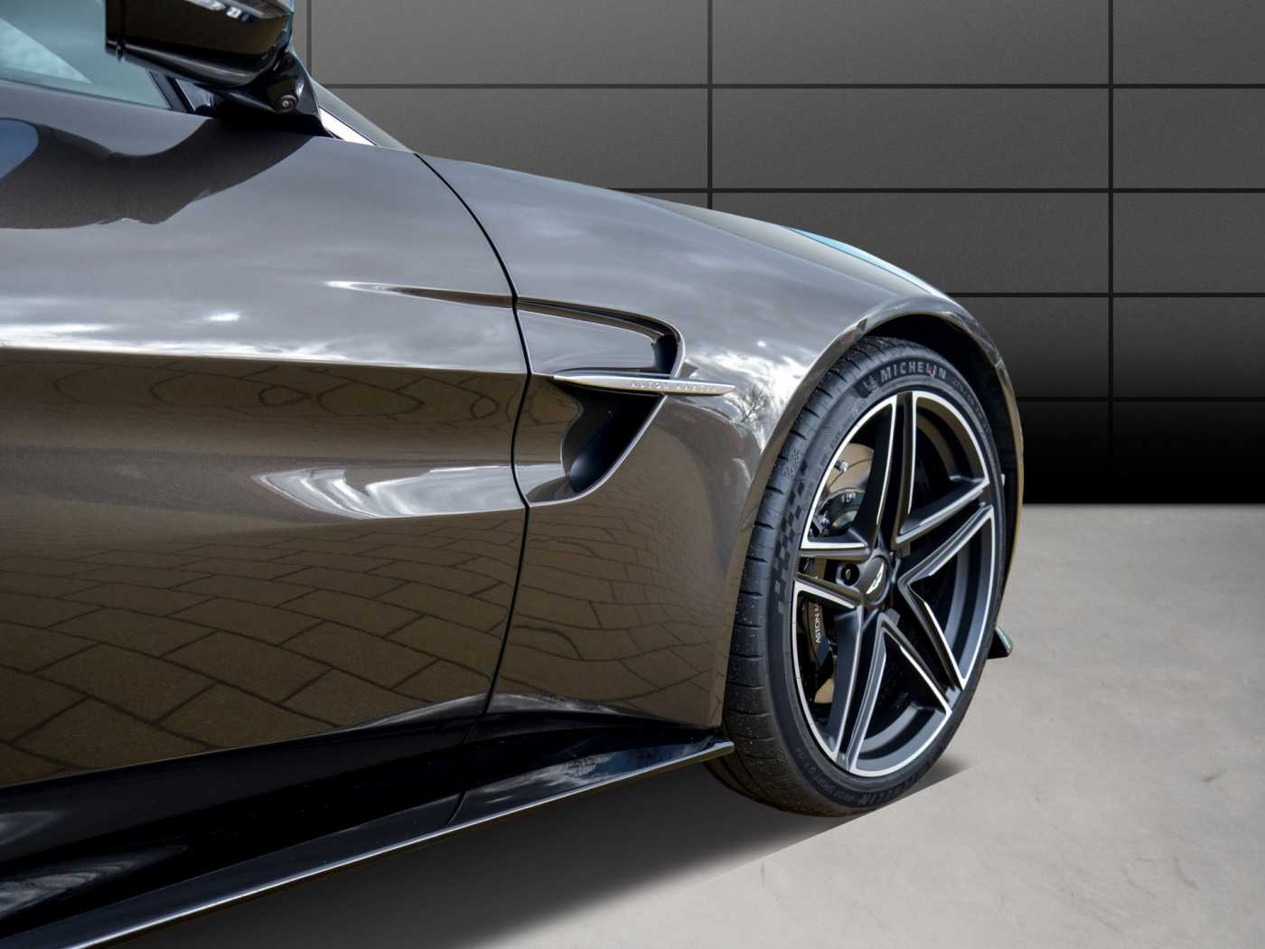 Aston Martin V8 Vantage Coupé