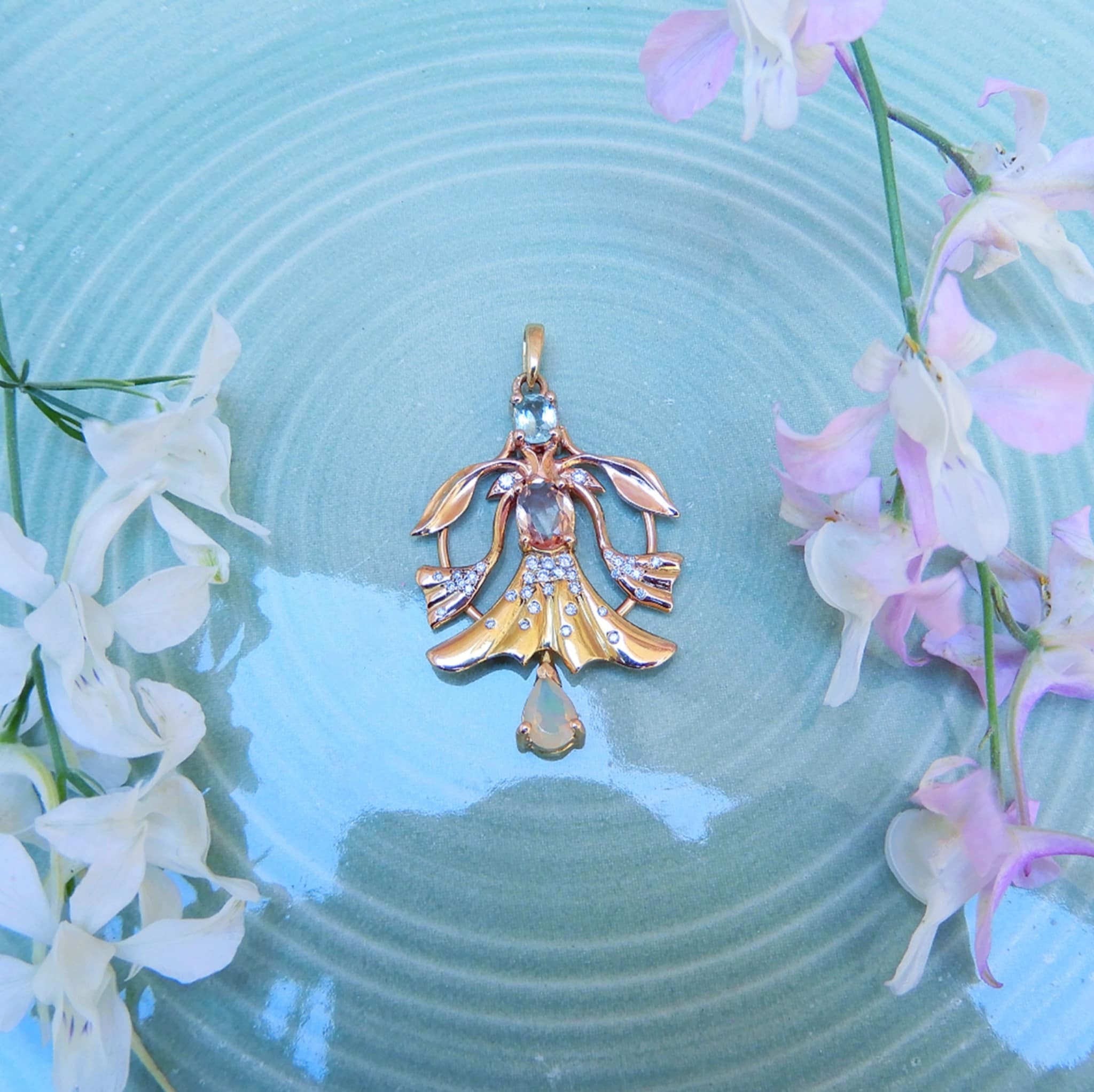 Pendentif Nymphe dorée