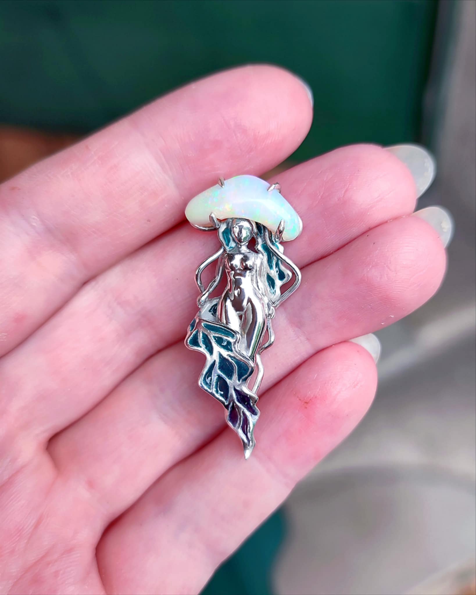 Pendentif broche Héléades