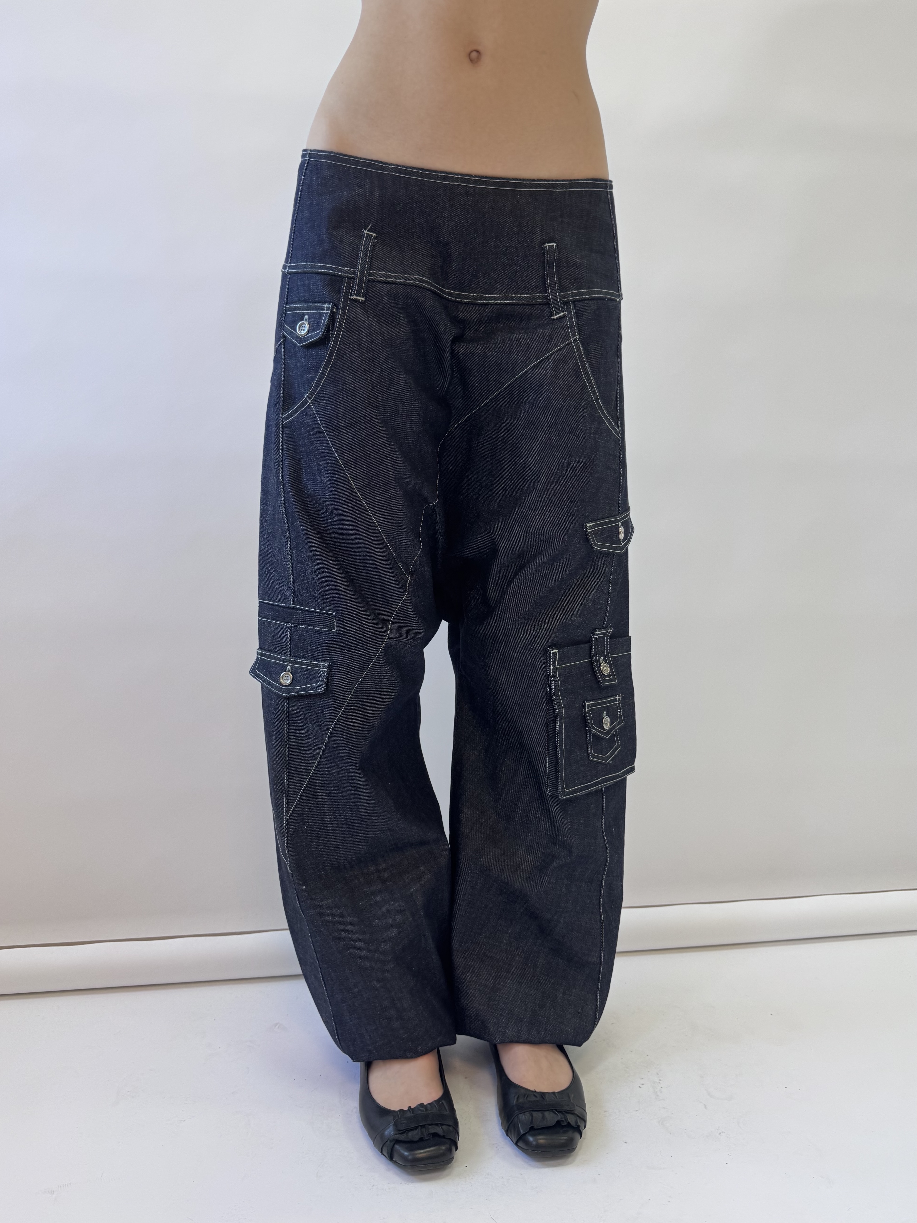 CROTCH JEANS
