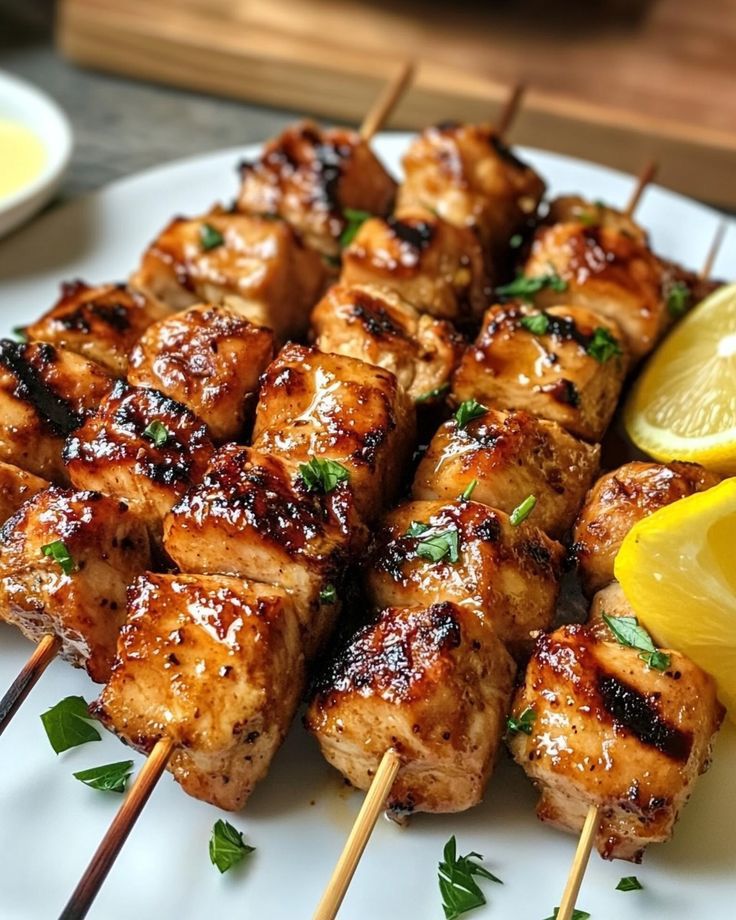 Brochettes de poulet grillé