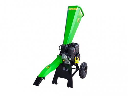 „Victory GTS-700“ medienos smulkintuvas su 6 AG varikliu