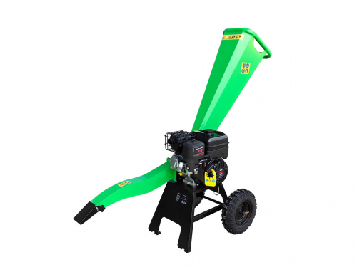 „Victory GTS-700“ medienos smulkintuvas su 6 AG varikliu