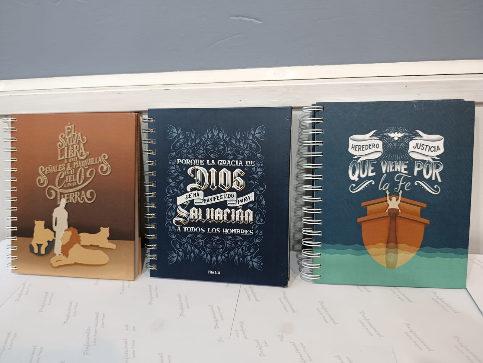 Cuadernos cristianos con frases motivacionales