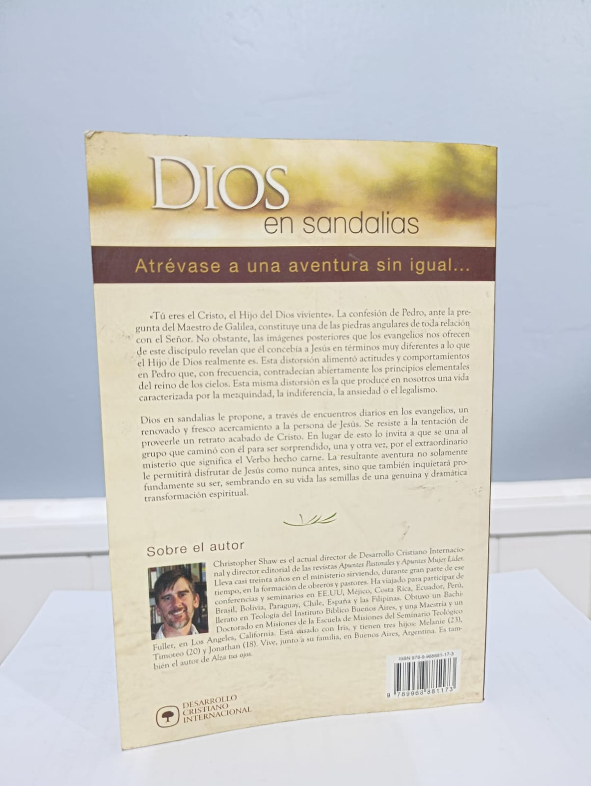 Dios en sandalias