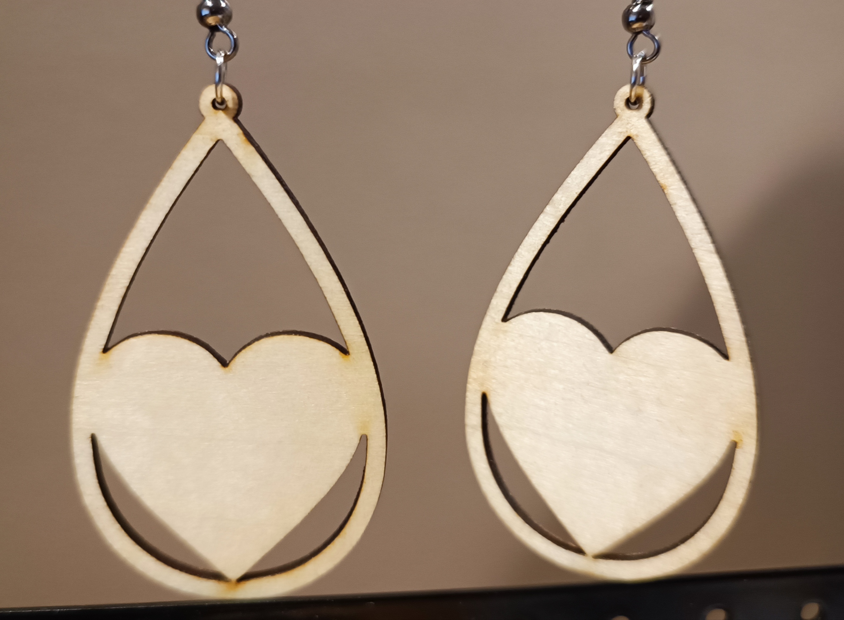 Boucles d'oreilles en bois cœur