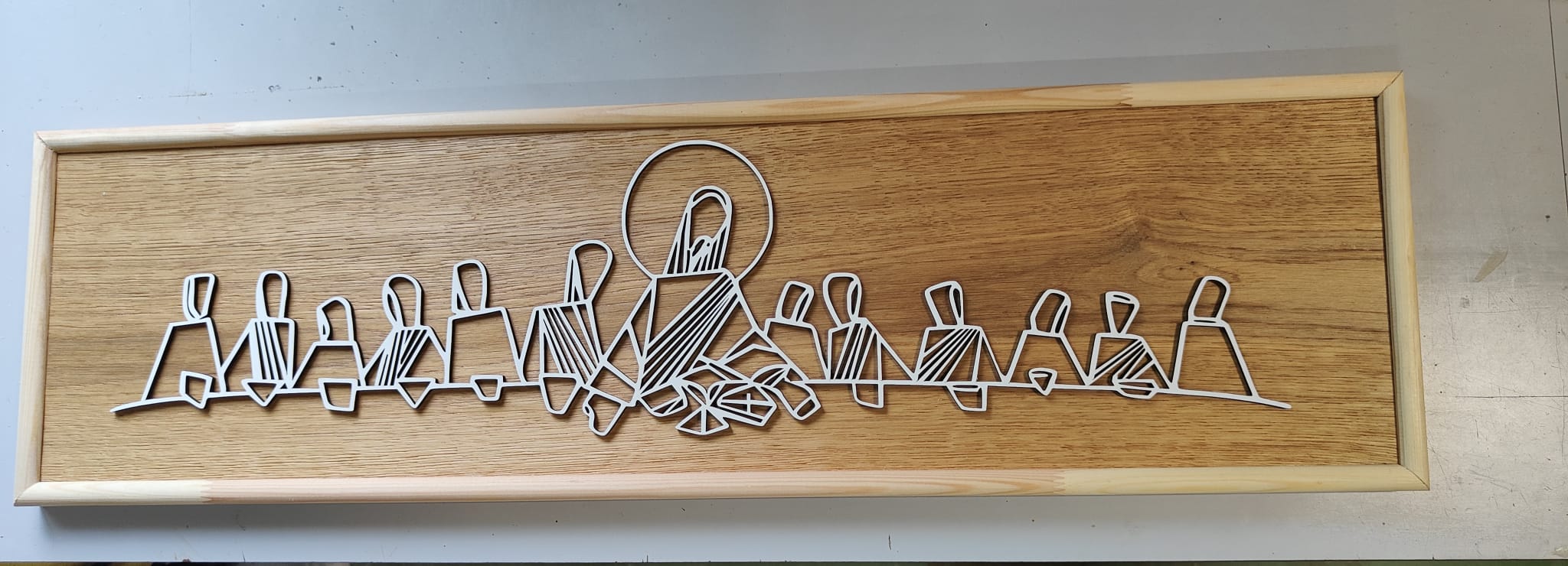 Tableau de la Cène stylisée en bois
