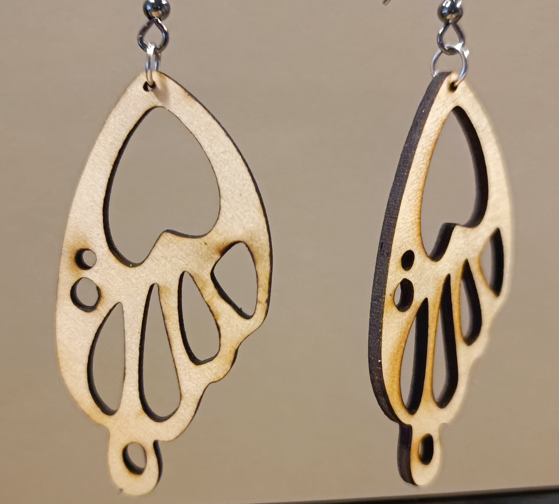 Boucles d'oreilles aile de papillon en bois