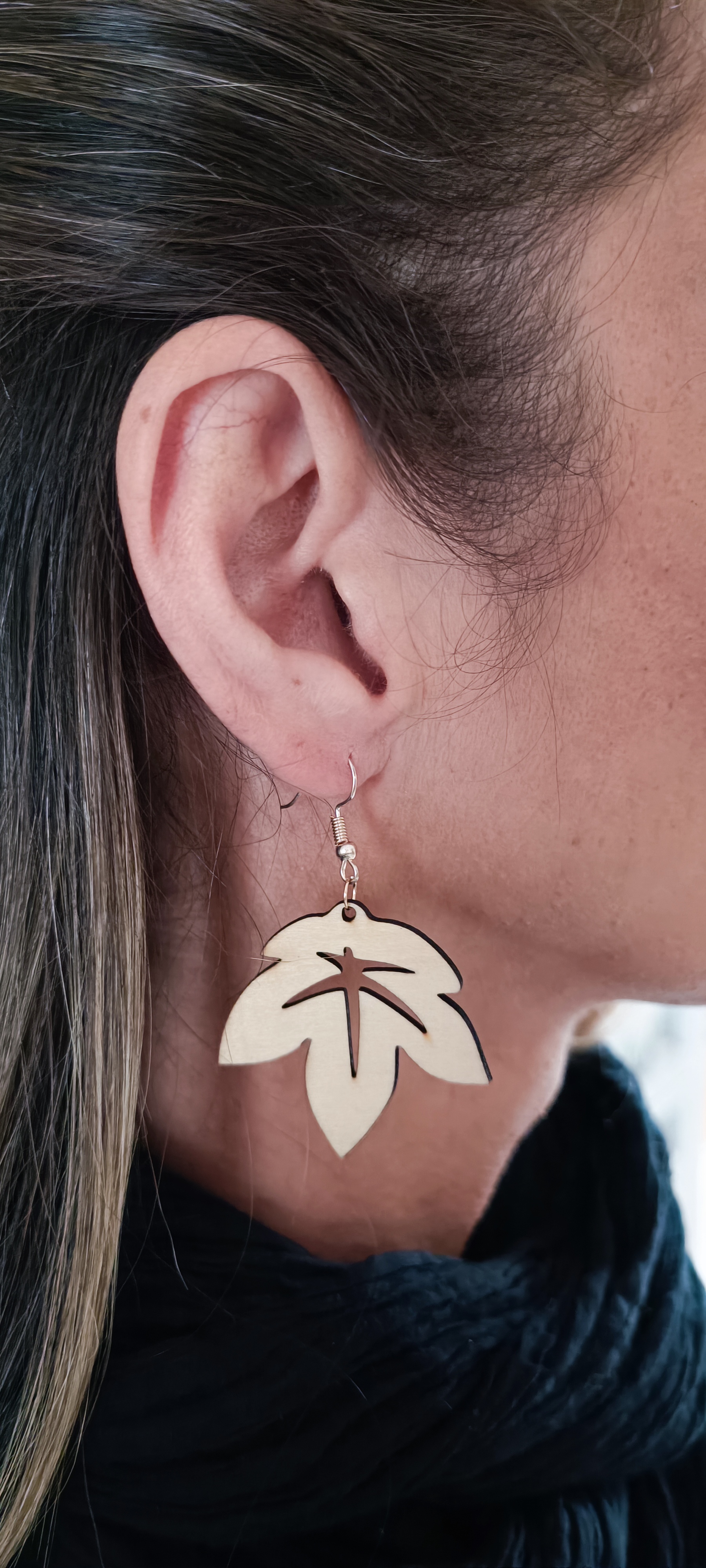 Boucles d'oreilles feuille en bois