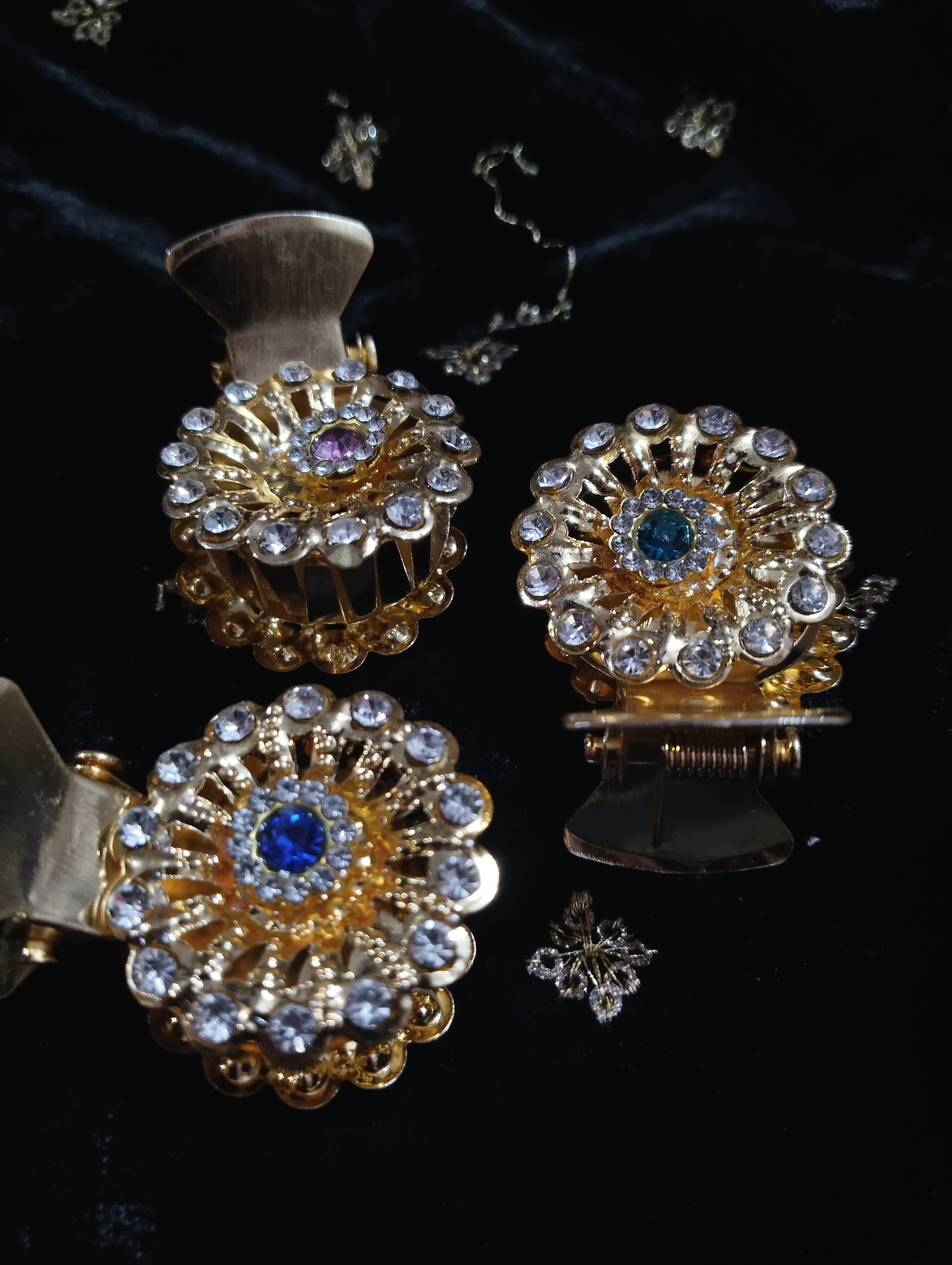 Gold-plated decorative hair clips