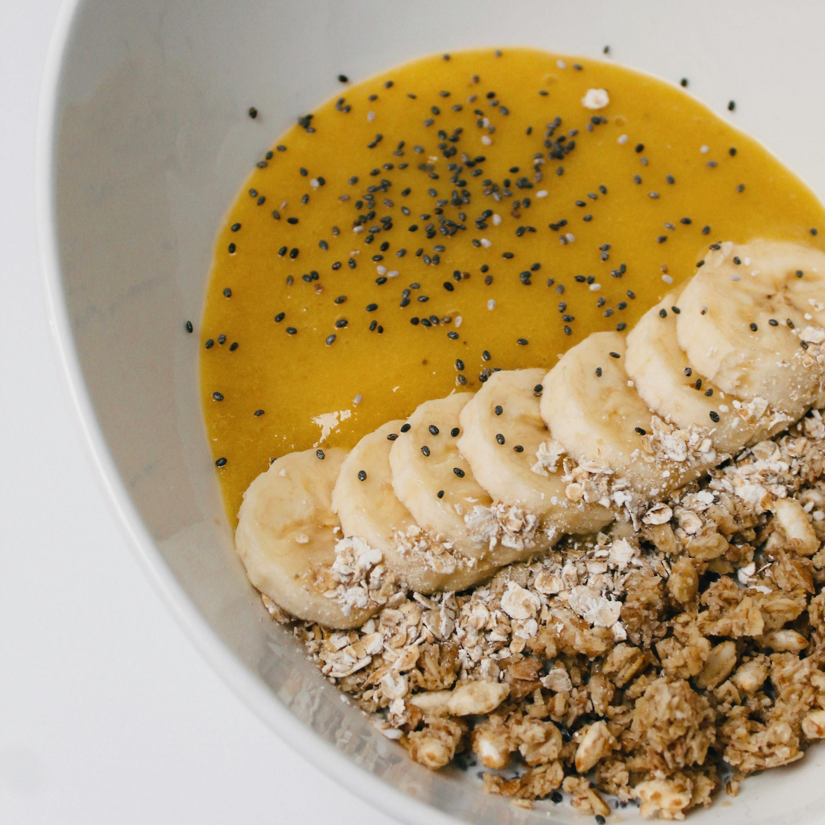 Banana Granola Smoothie Bowl