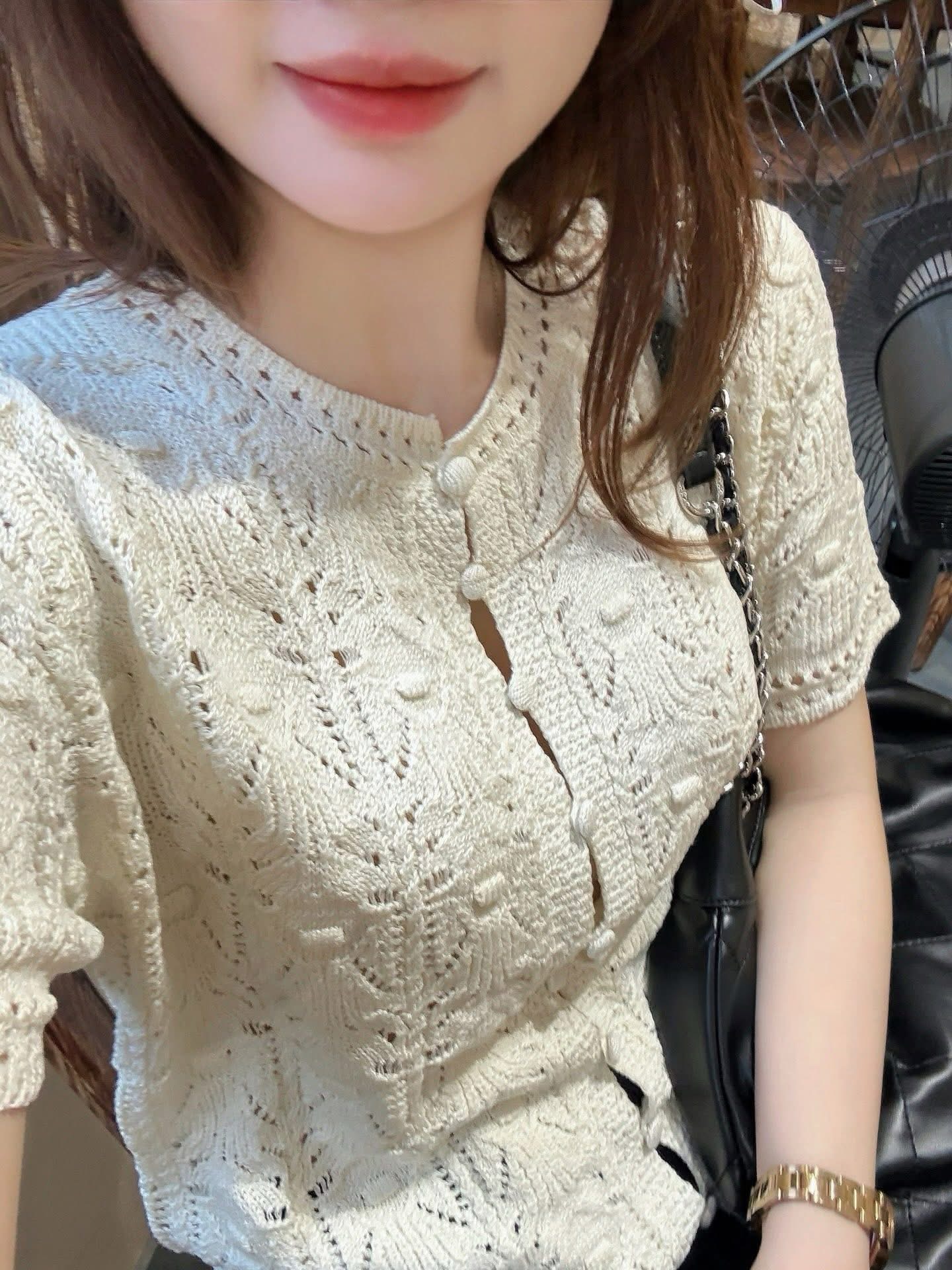 Áo len móc thanh lịch