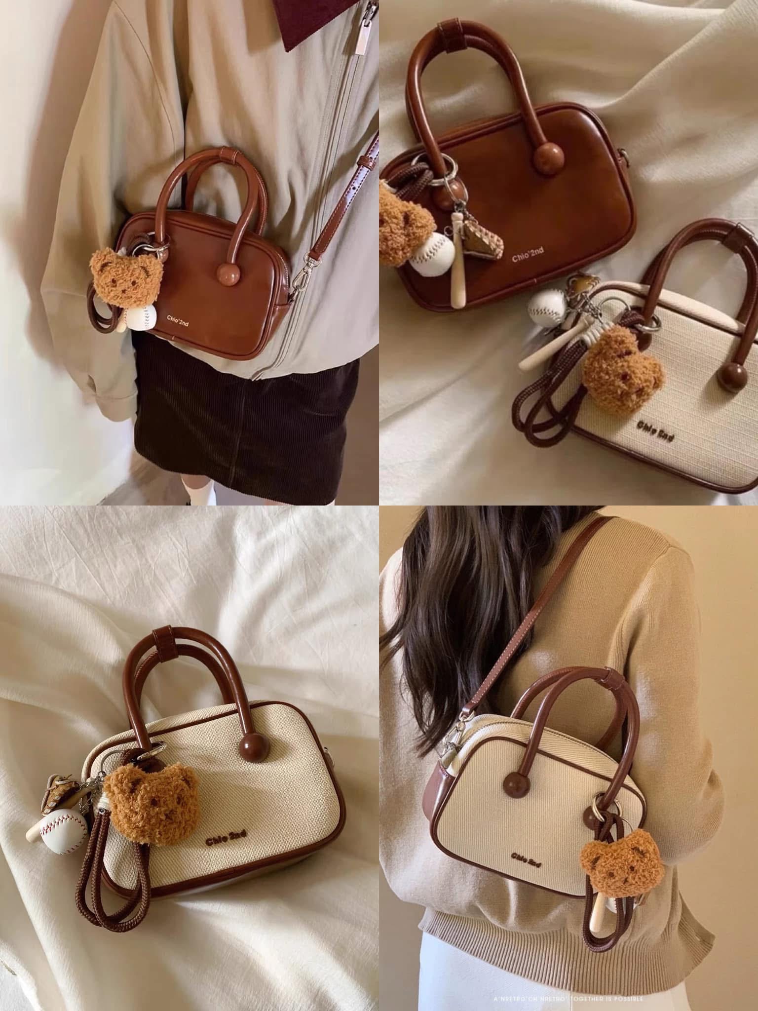 Túi xách sang trọng với charm gấu bông mini