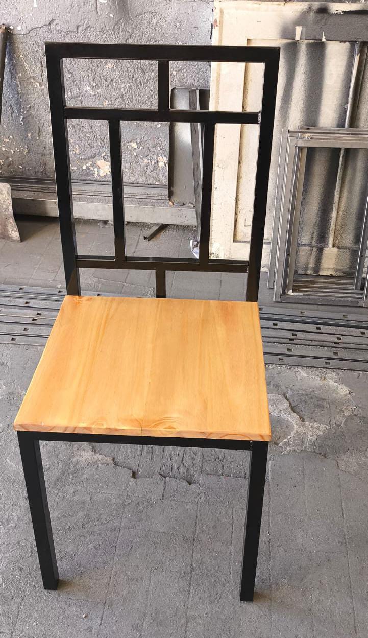 Sillas con respaldo decorado