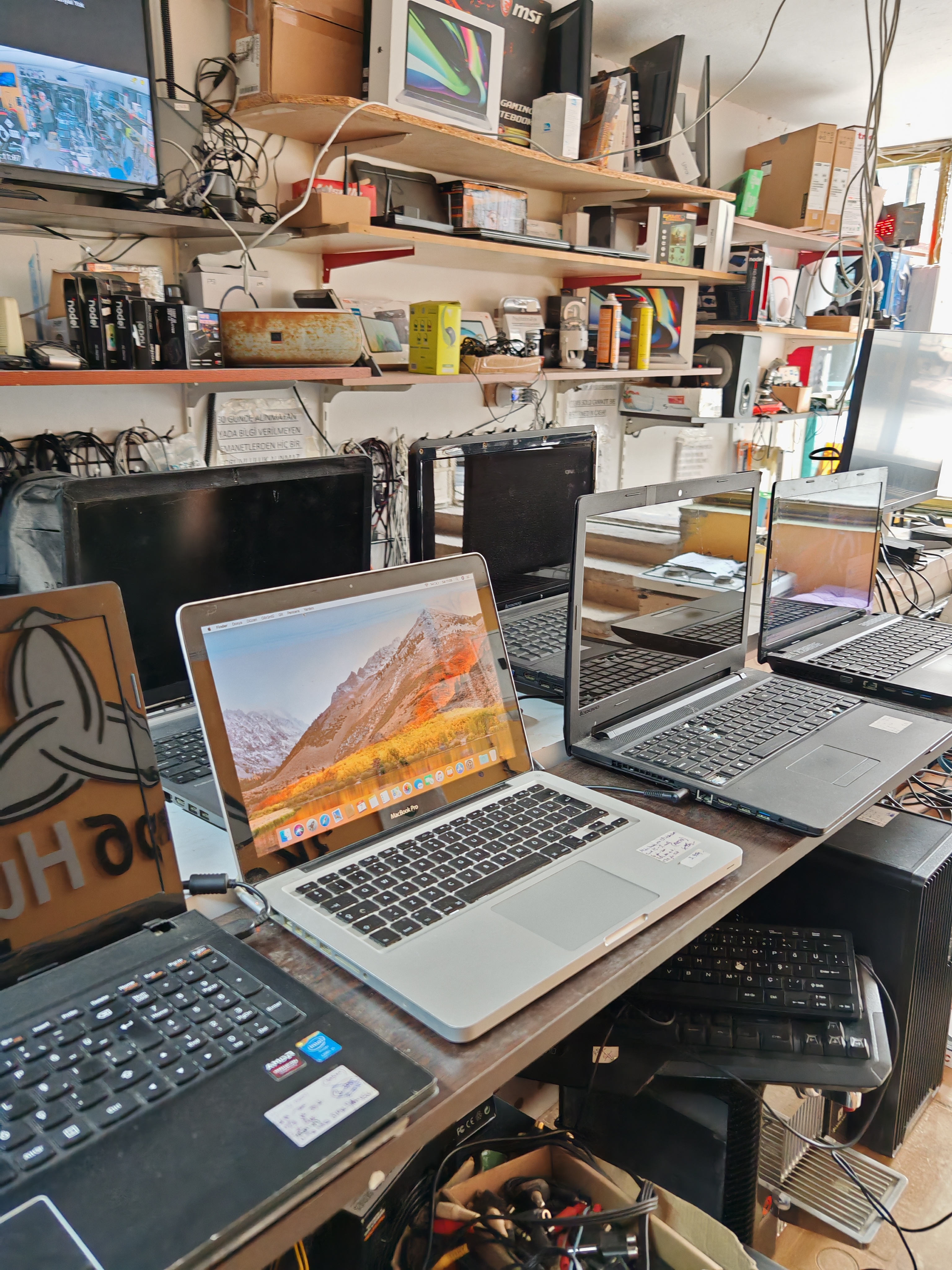 Temiz Ssd.li Macbook pro 13"-İ5 late 2011