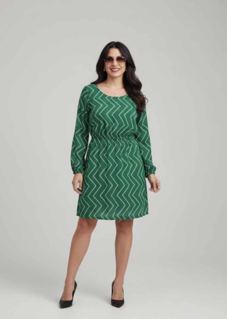 Vestido verde con estampado zigzag