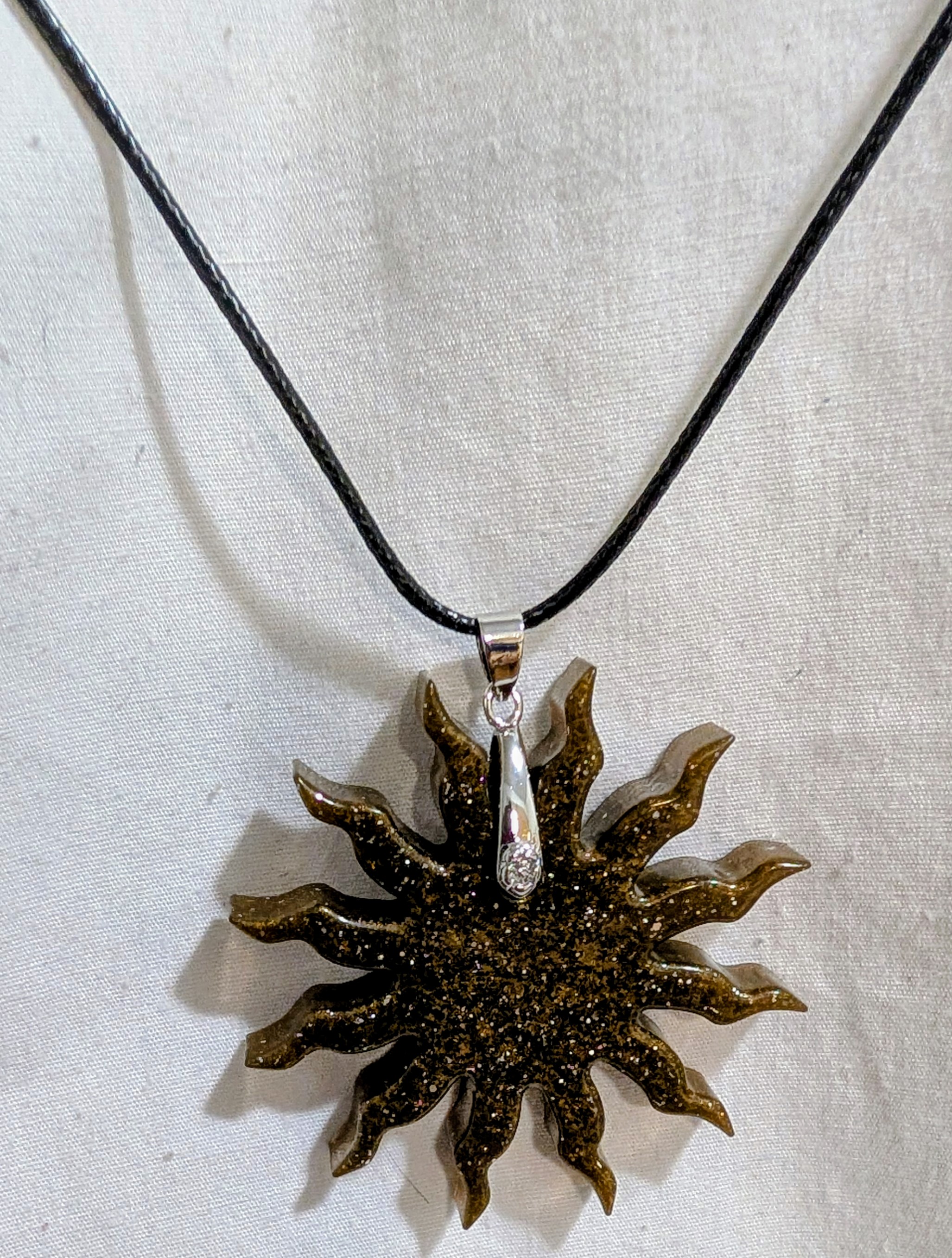 Sun Shaped Pendant Necklace