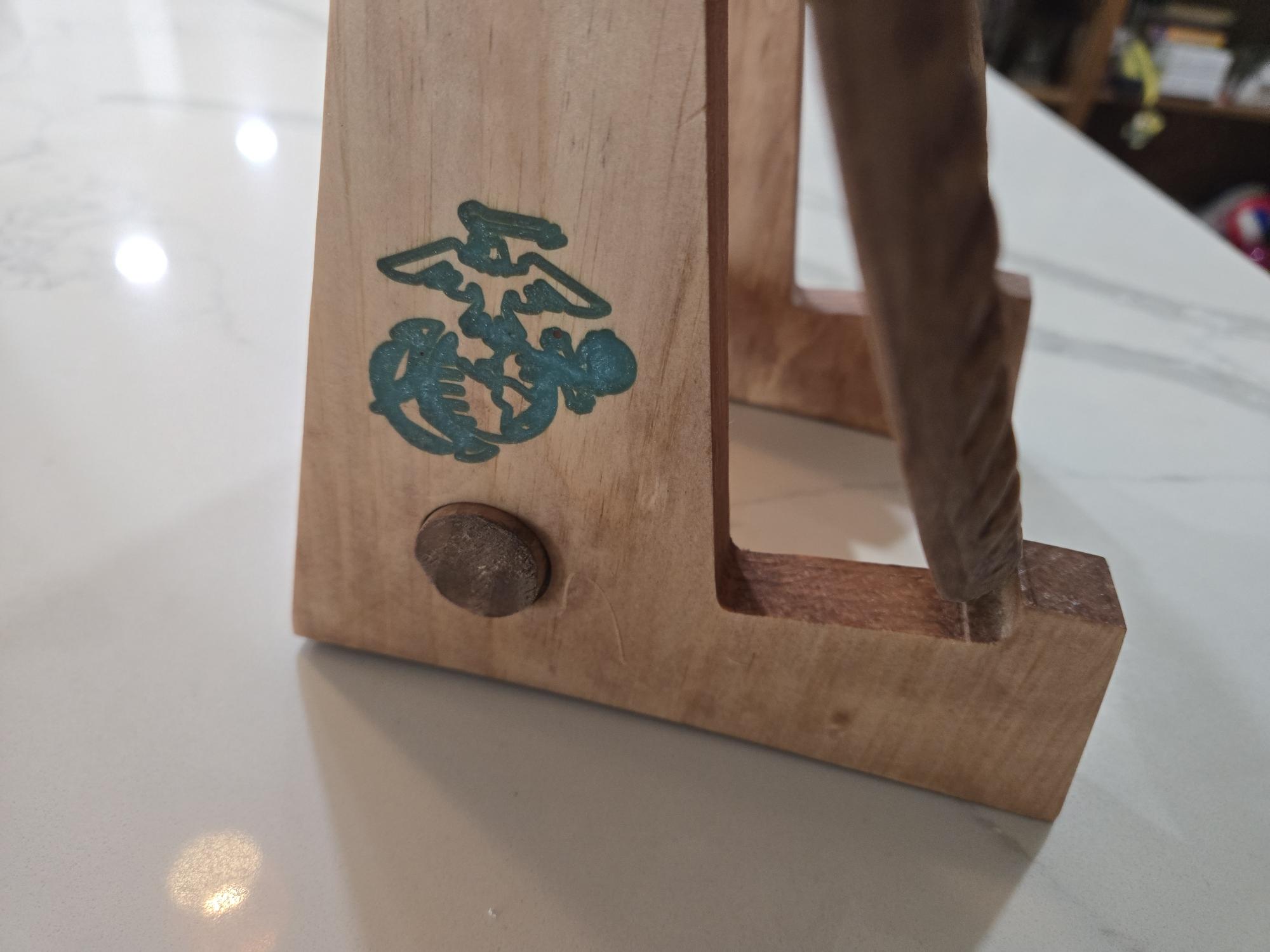 11" United States Marine Corps Bulldog Plaque w/Deluxe Stand