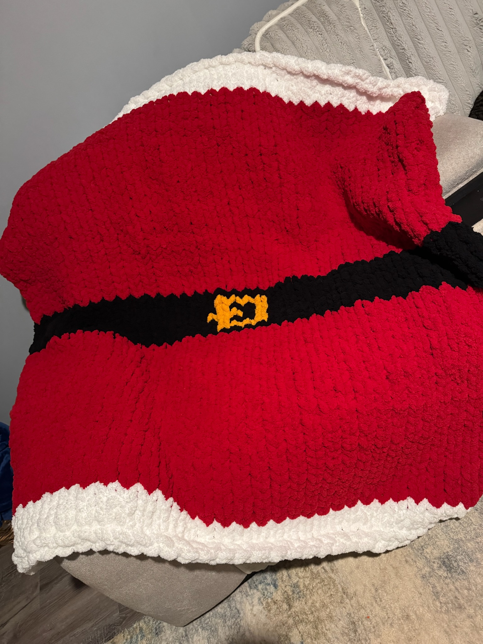 Large Throw - 50"x60" - Luxurious Chunky Knit Blankets