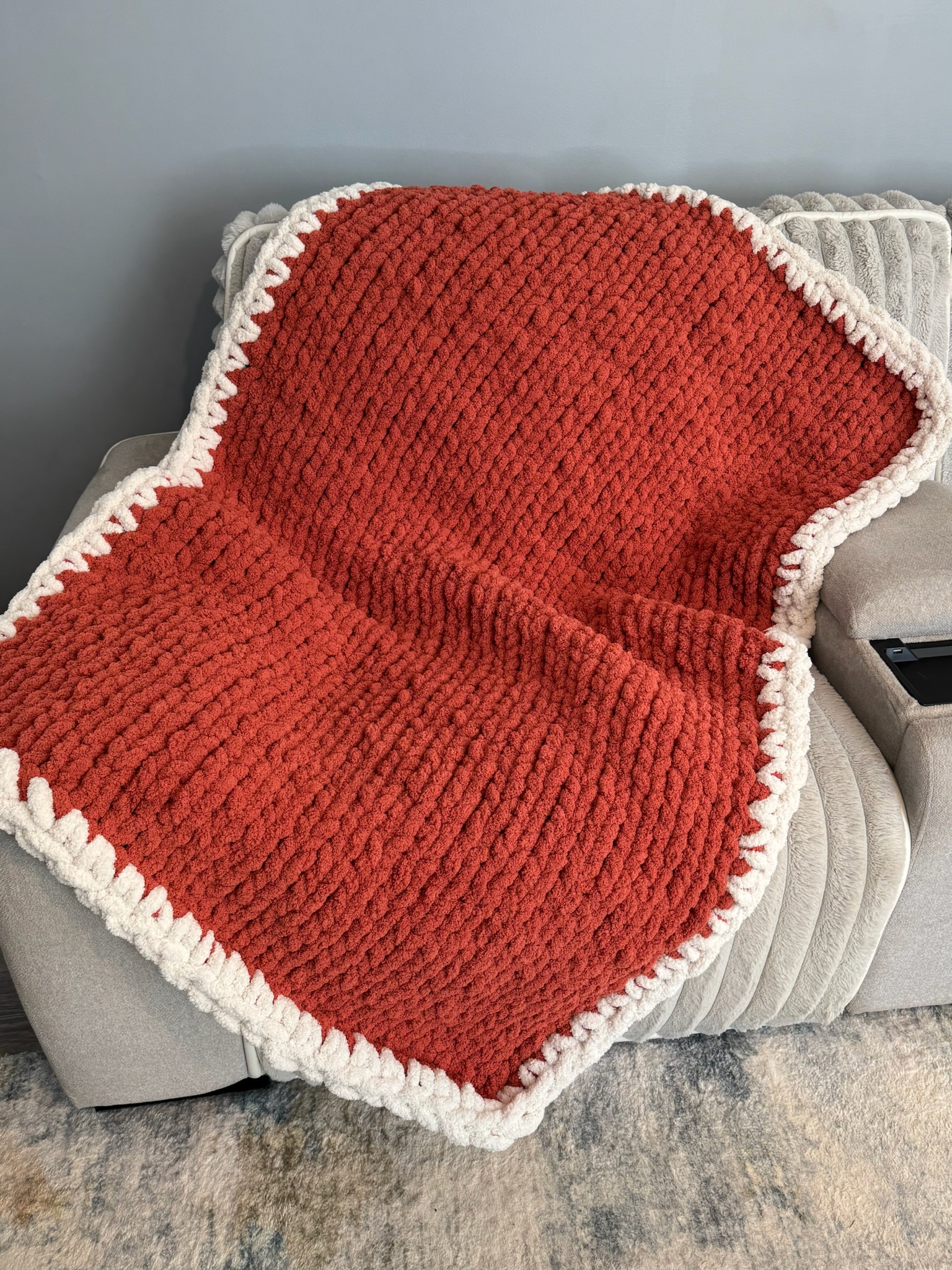 Medium Throw - 40"x60" - Luxurious Chunky Knit Blankets