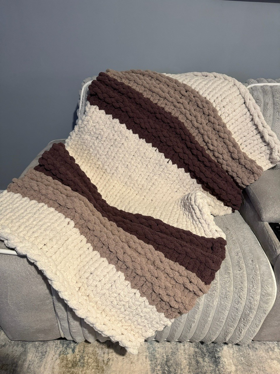 Medium Throw - 40"x60" - Luxurious Chunky Knit Blankets