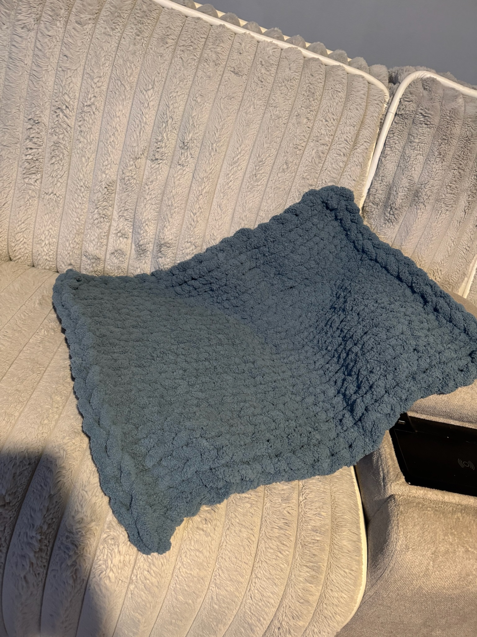 Baby - 25"x30" - Luxurious Chunky Knit Blankets