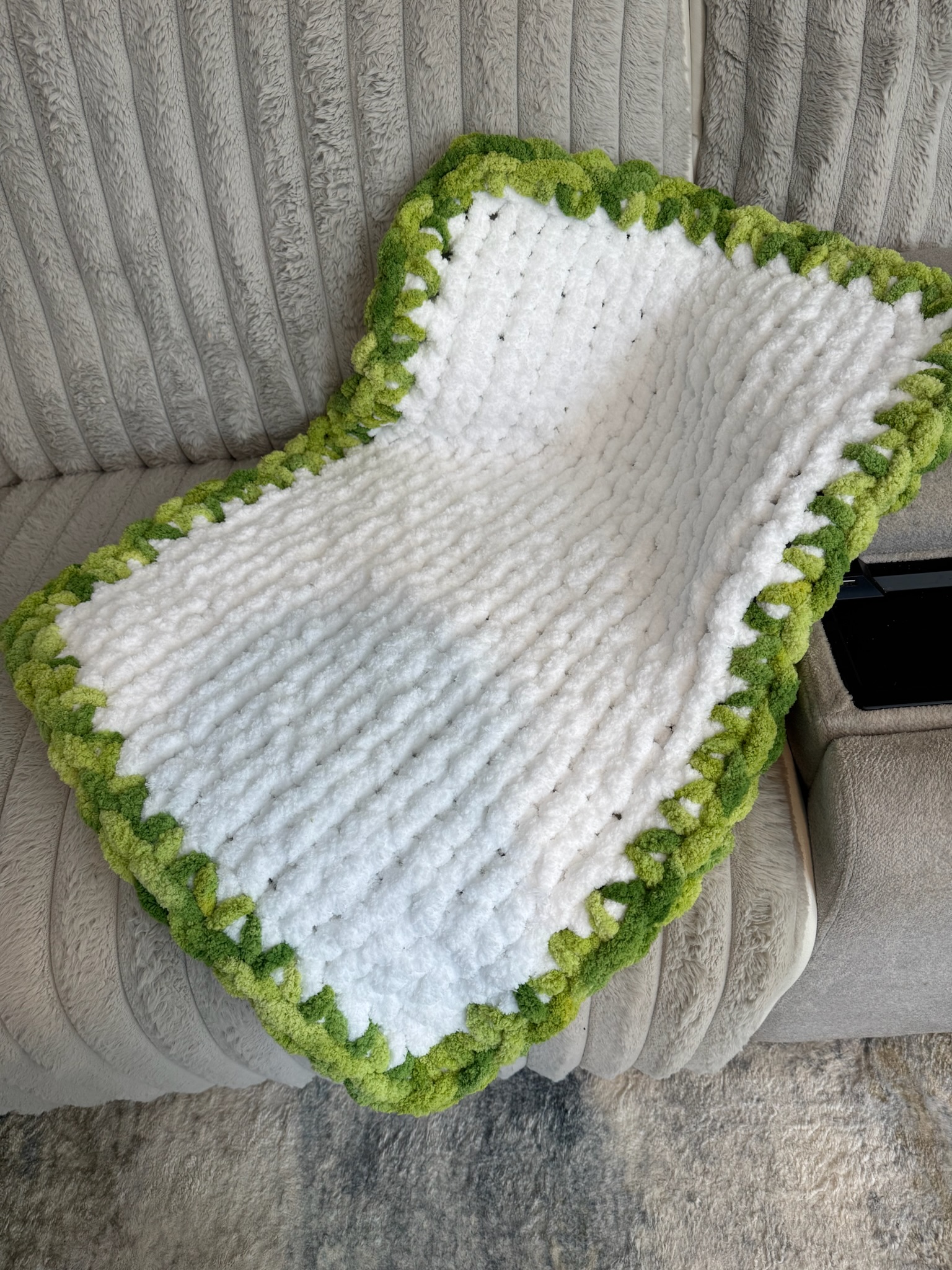 Baby - 25"x30" - Luxurious Chunky Knit Blankets