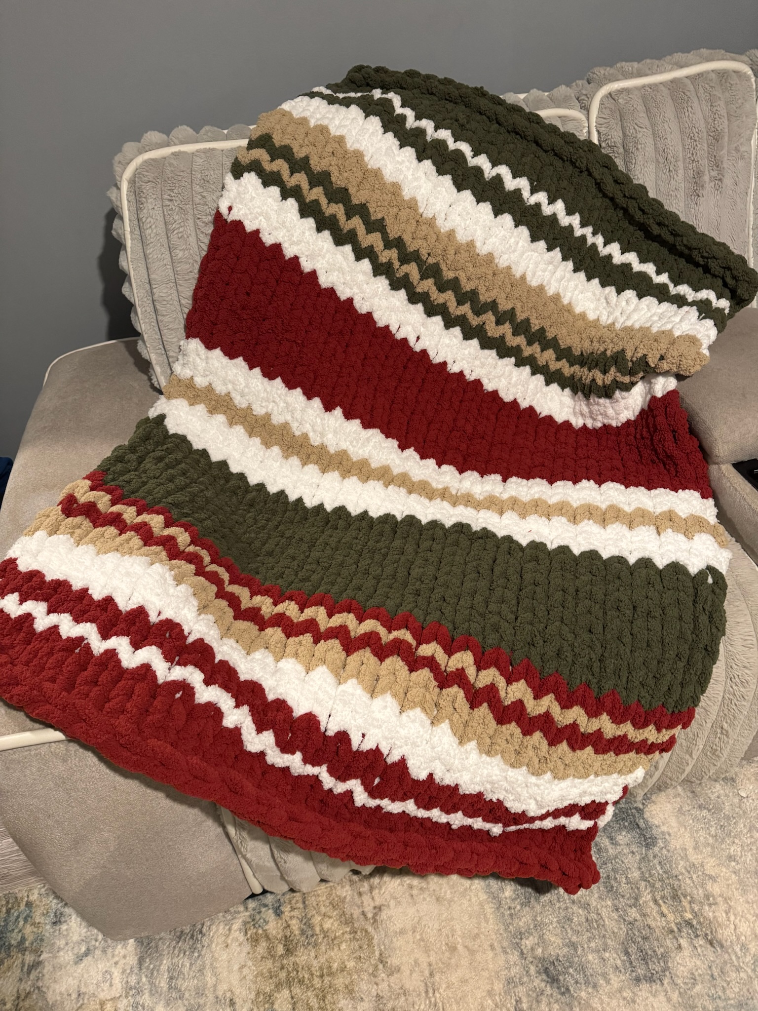 Medium Throw - 40"x60" - Luxurious Chunky Knit Blankets