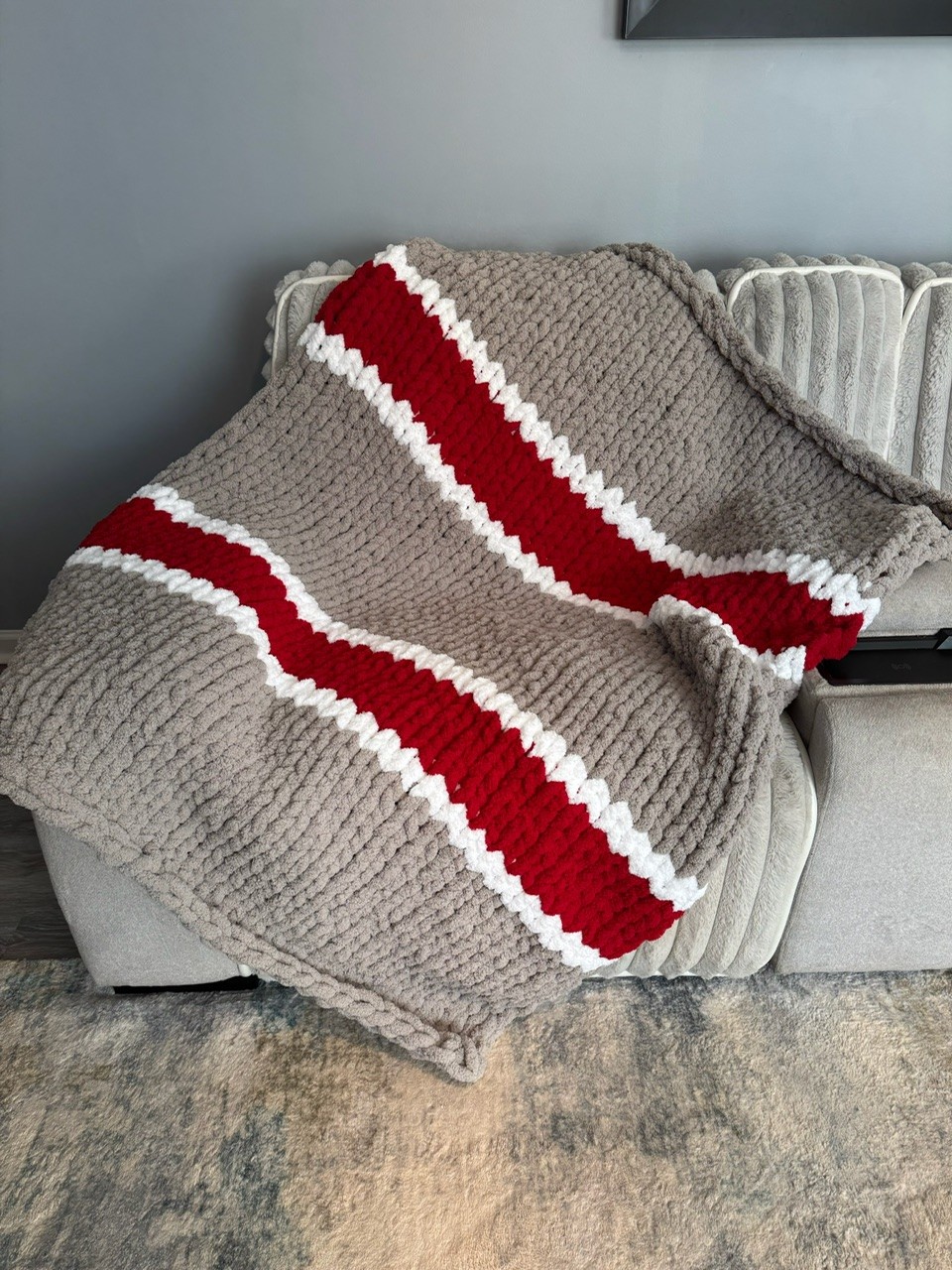Large Throw - 50"x60" - Luxurious Chunky Knit Blankets