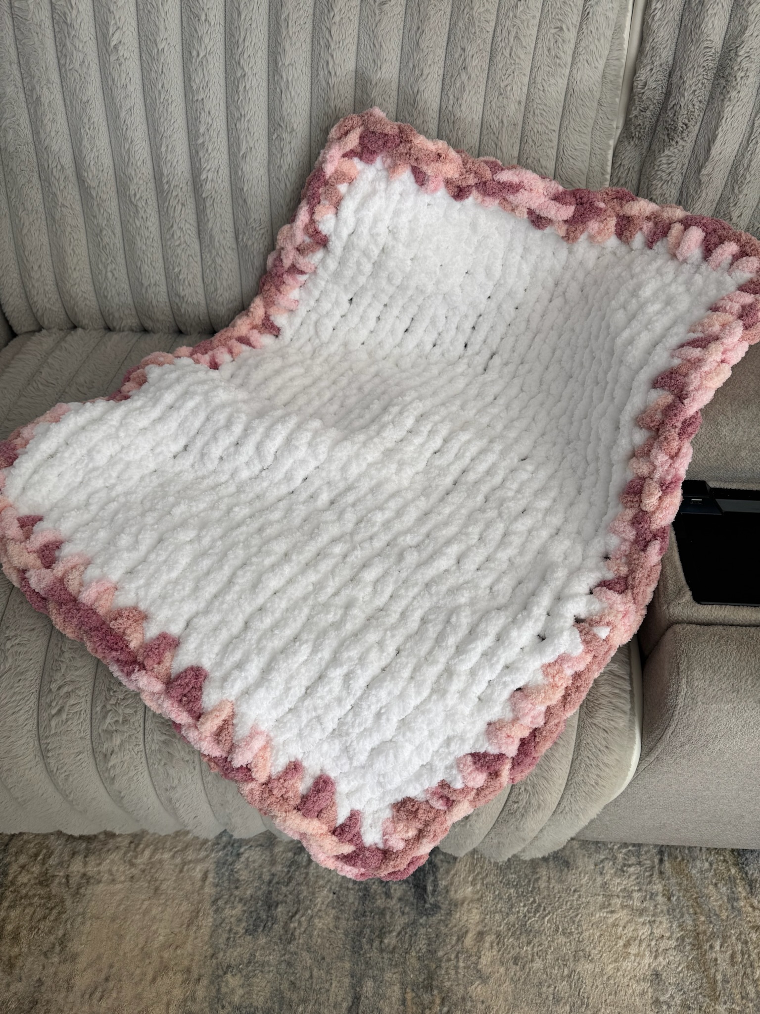 Baby - 25"x30" - Luxurious Chunky Knit Blankets