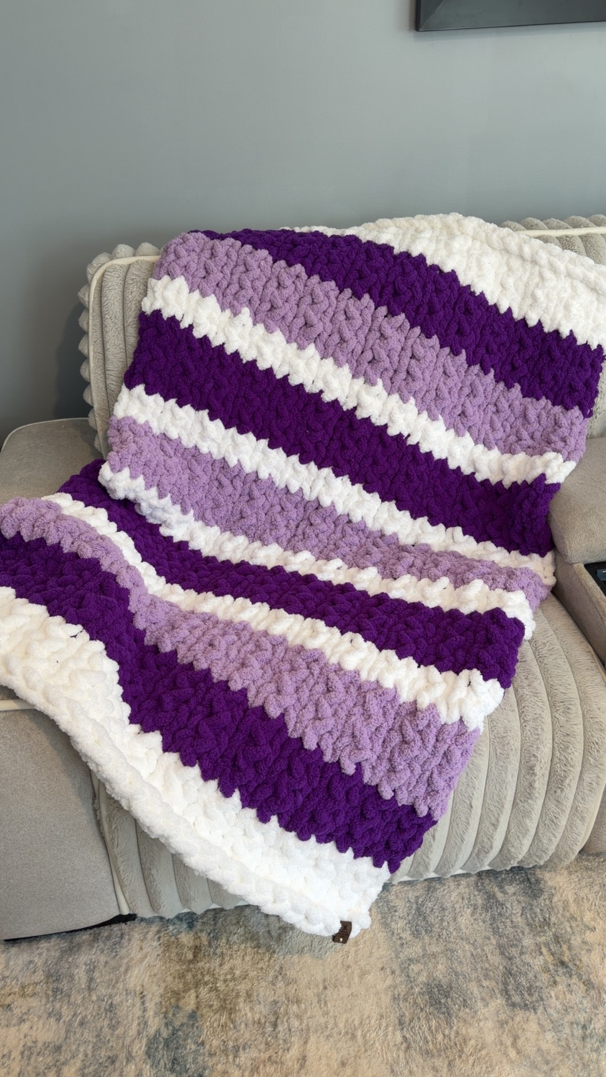 Medium Throw - 40"x60" - Luxurious Chunky Knit Blankets