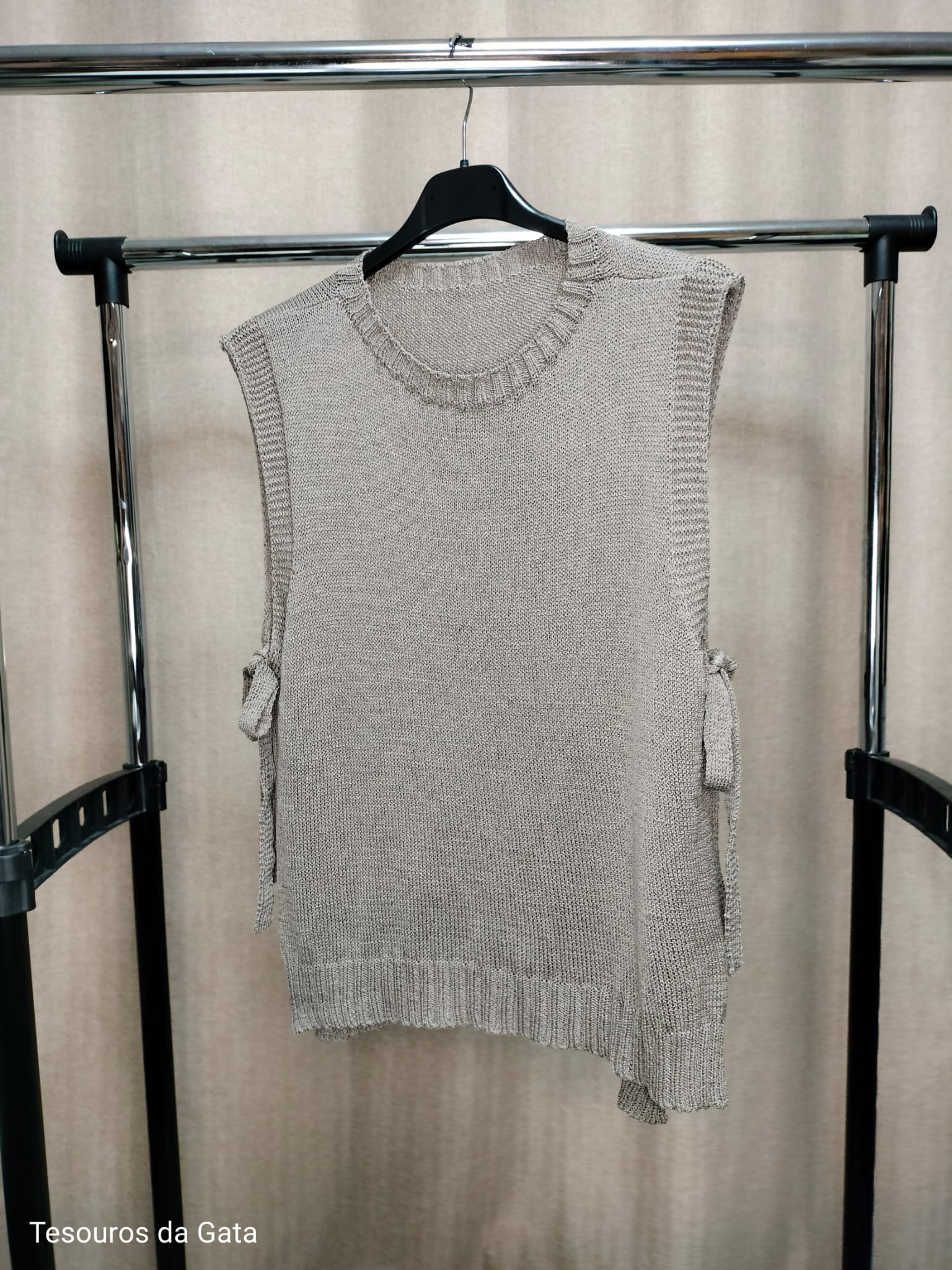 Colete de malha cinza