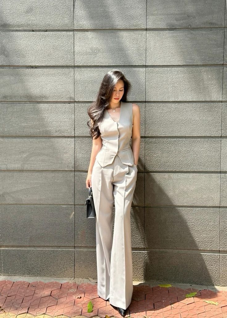 Elegant Silver Wide-Leg Pant Suit